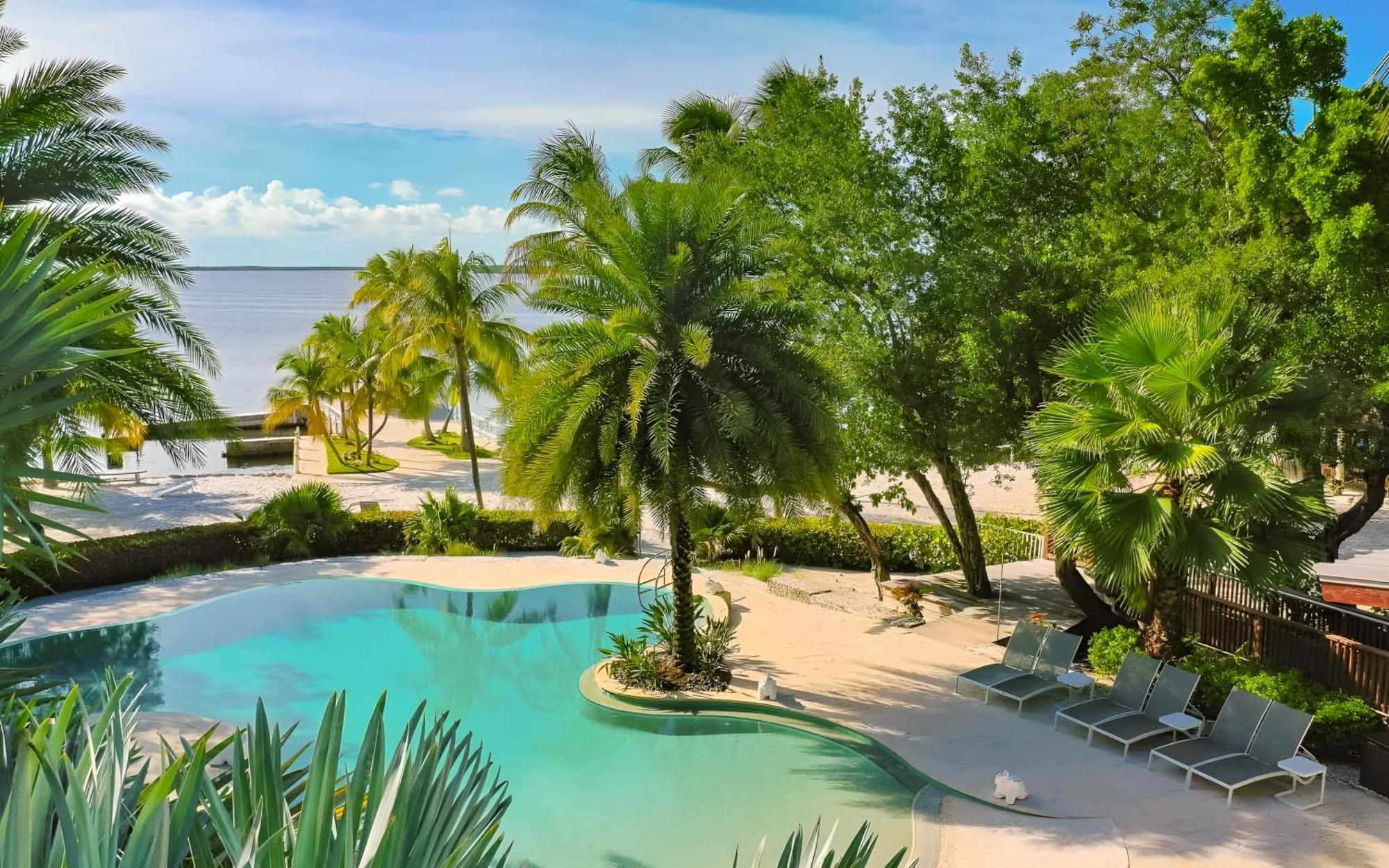 Largo Resort 3*