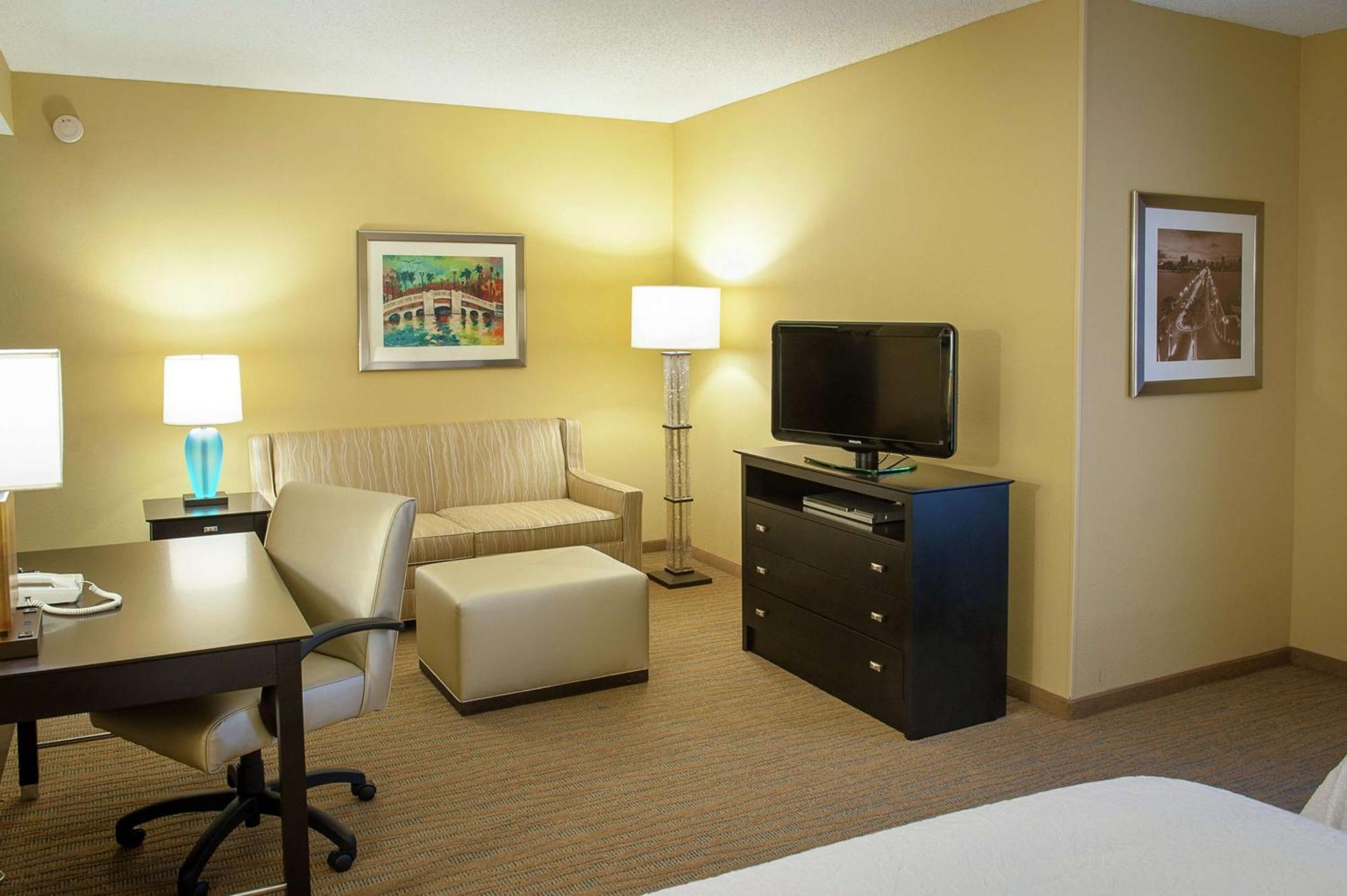 Hampton & St. Petersburg/downtown 3*