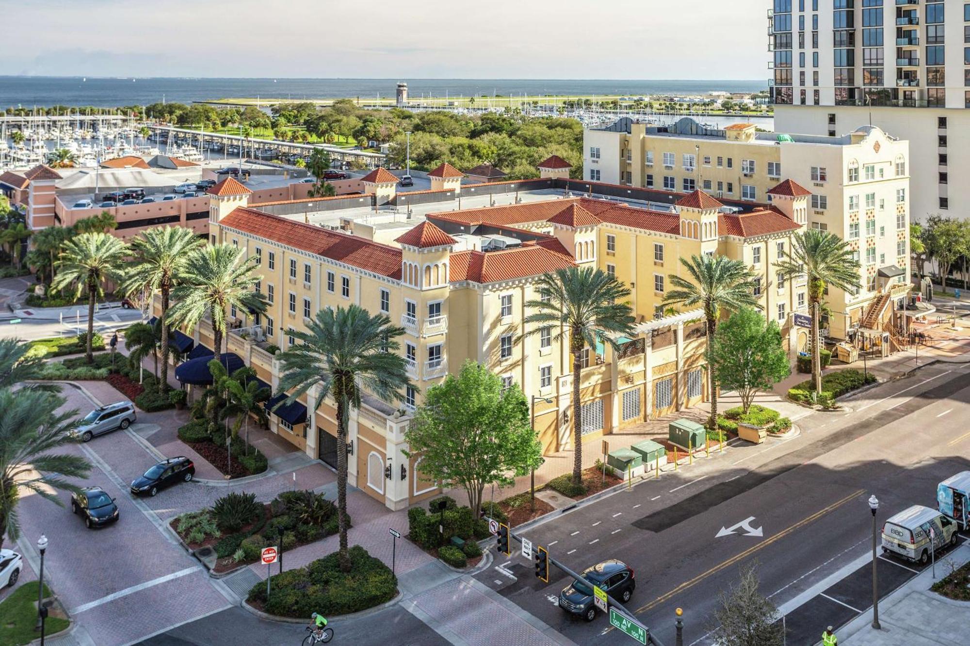 Hampton & St. Petersburg/downtown Hotel 3*