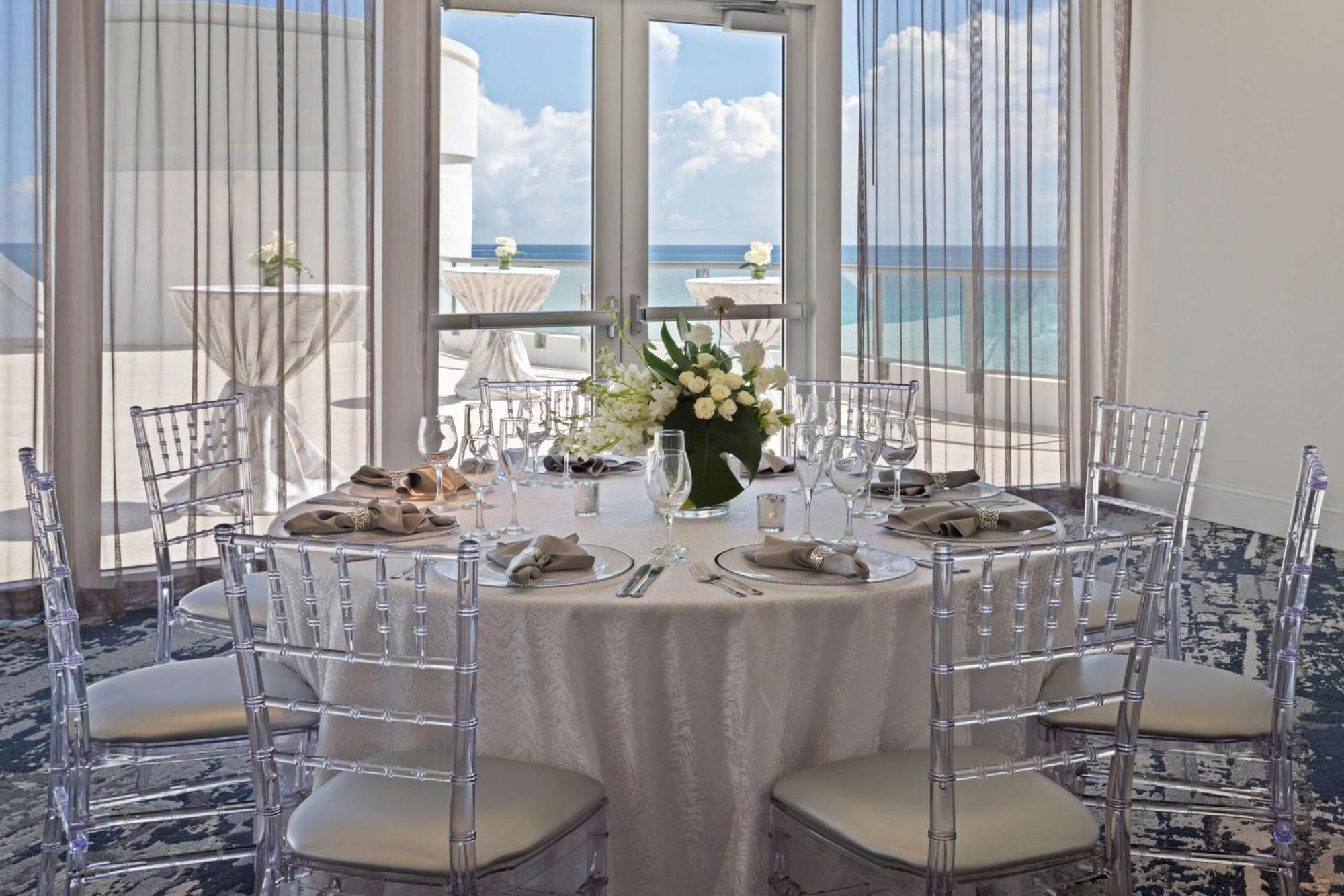 Resort Doubletree By Hilton Ocean Point - North Miami