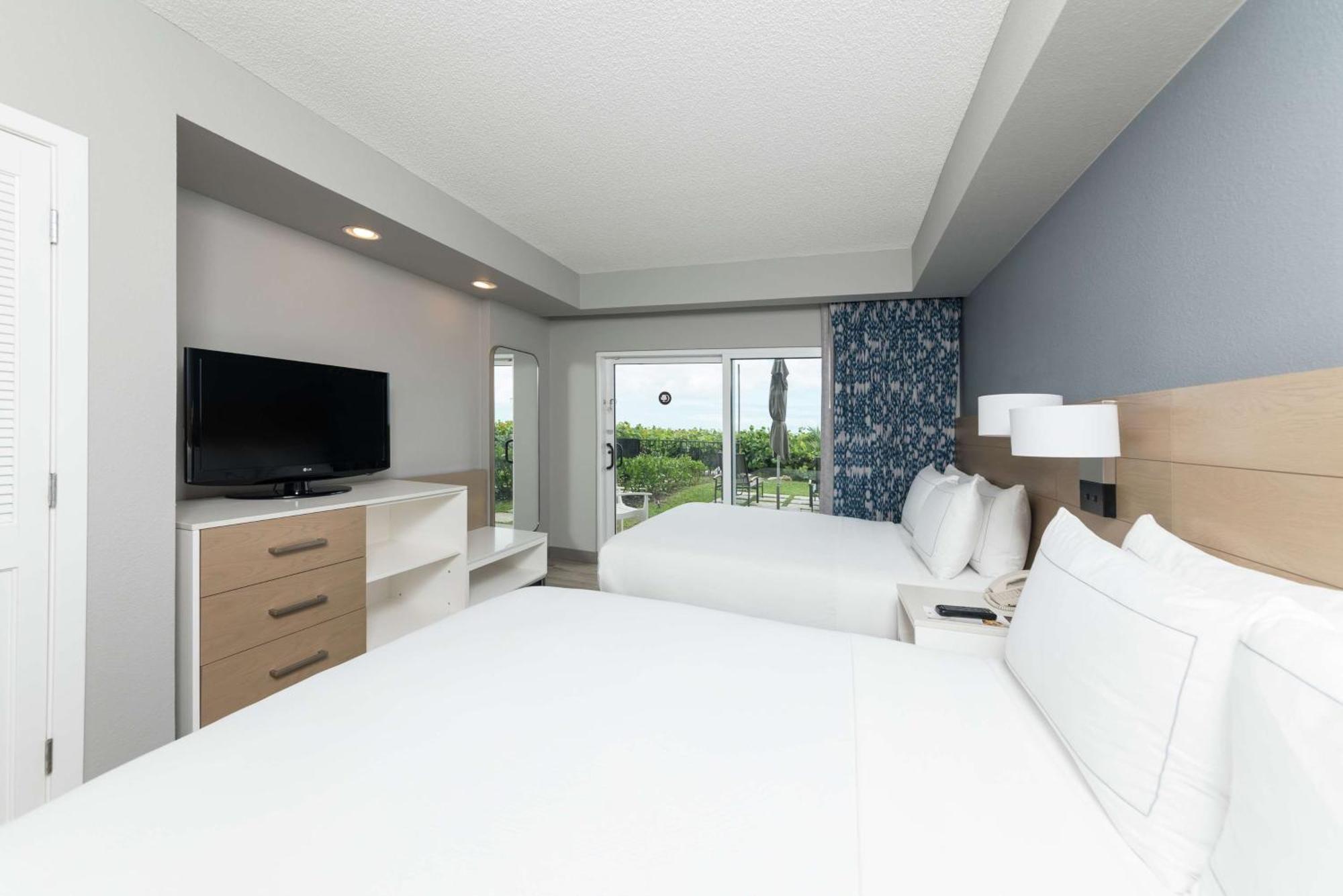 Doubletree By Hilton Oceanfront 4*