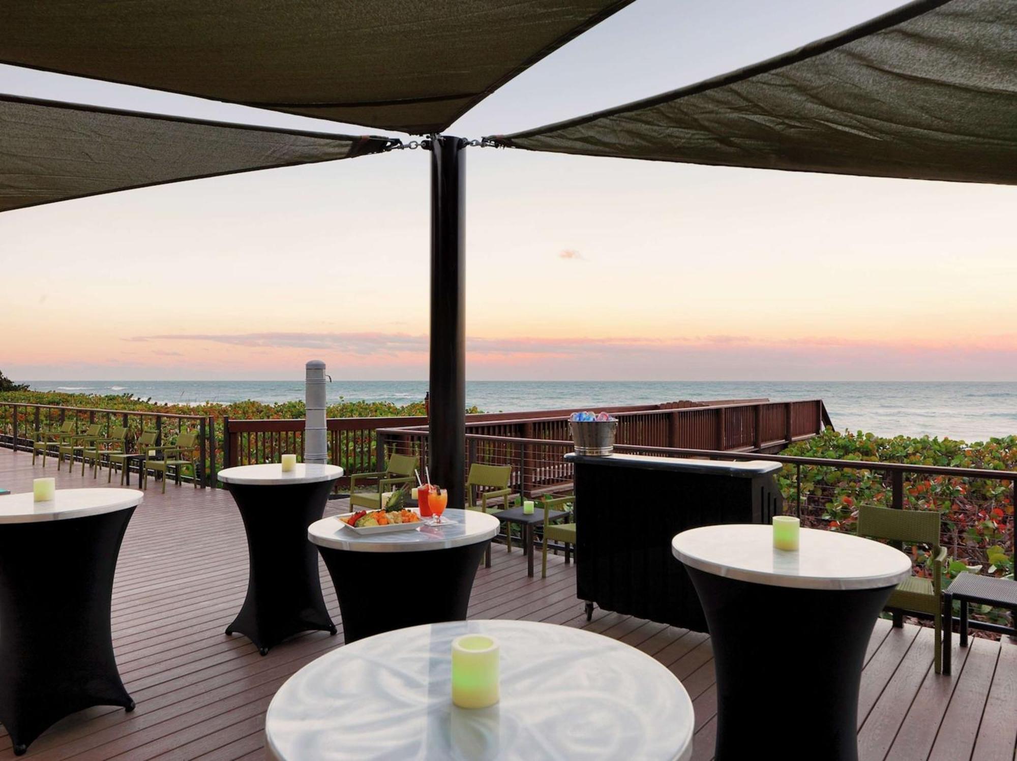 Doubletree By Hilton Oceanfront 4*