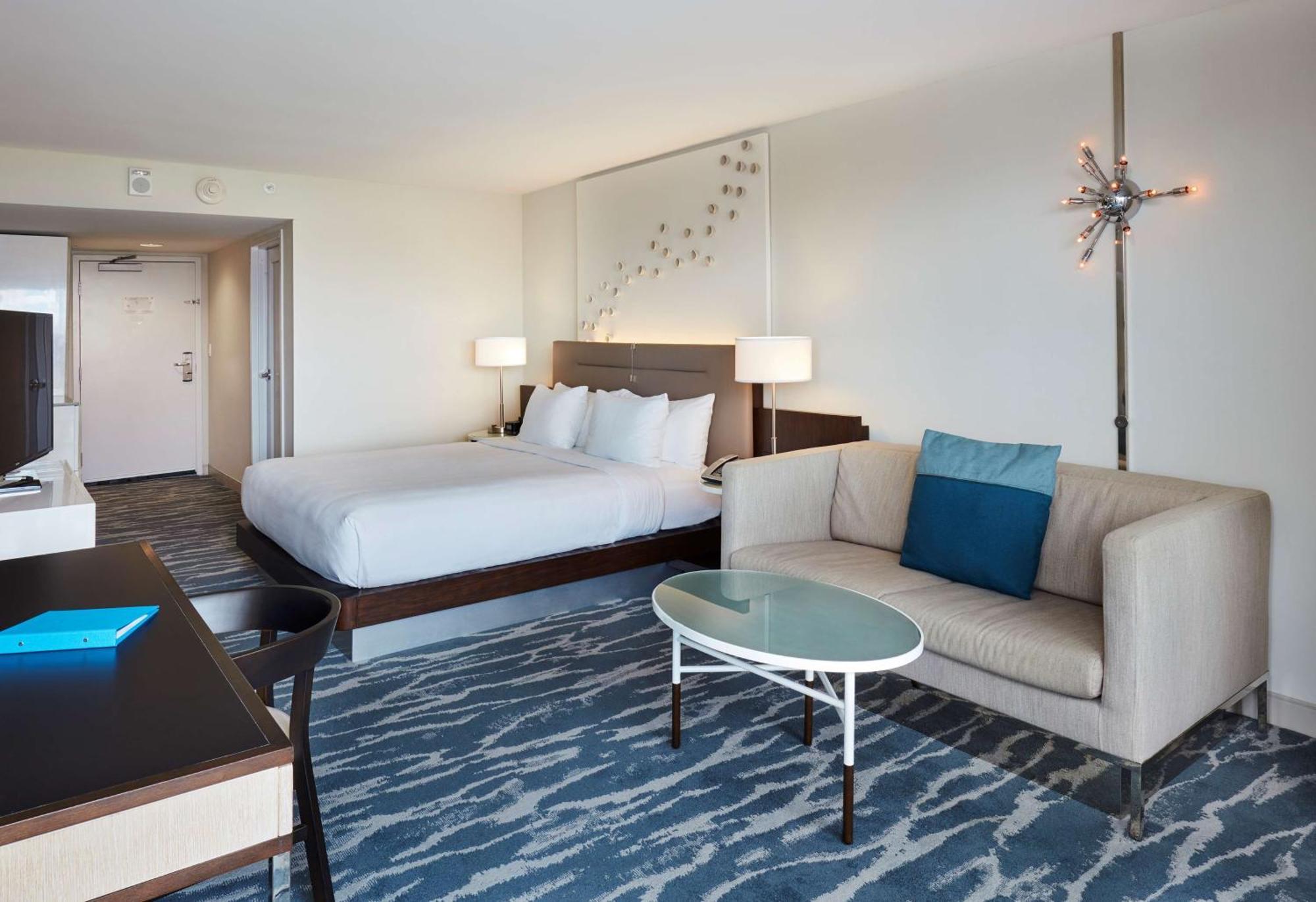 Resort Waterstone & Marina Boca Raton, Curio Collection By Hilton