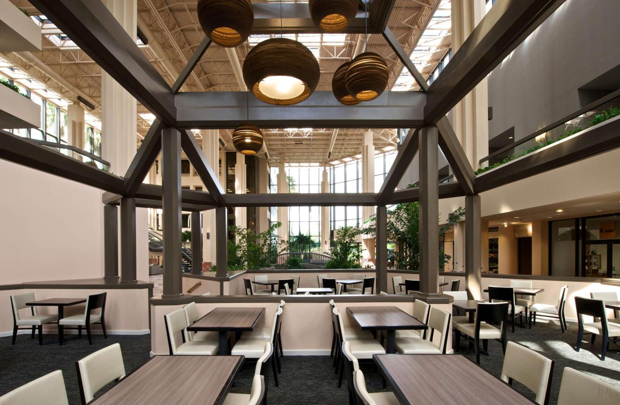 Embassy By Hilton Palm Gardens Pga Boulevard Hotel Palm Beach Gardens