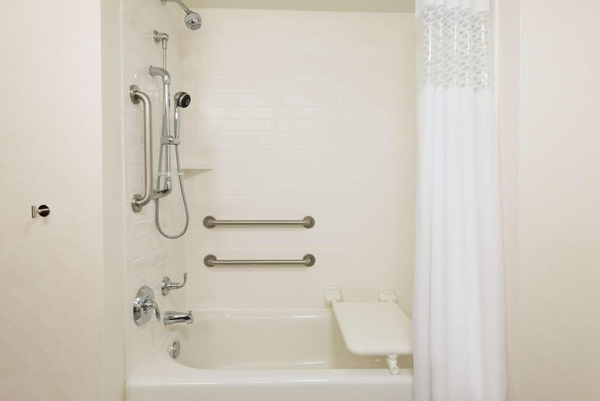 Hampton & Airport Avion Park Westshore 3* Tampa