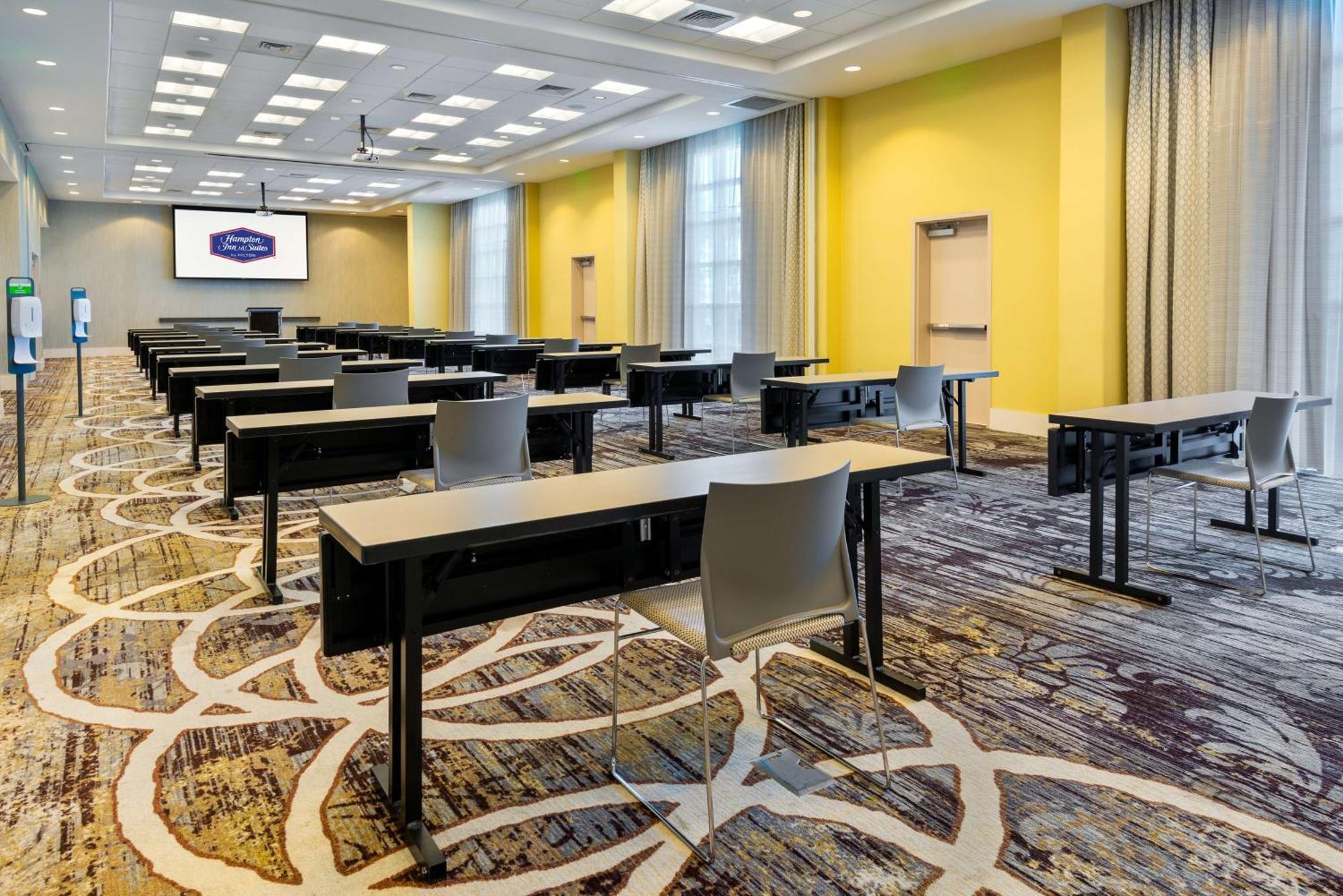 Hotel Hampton & Airport Avion Park Westshore 3*