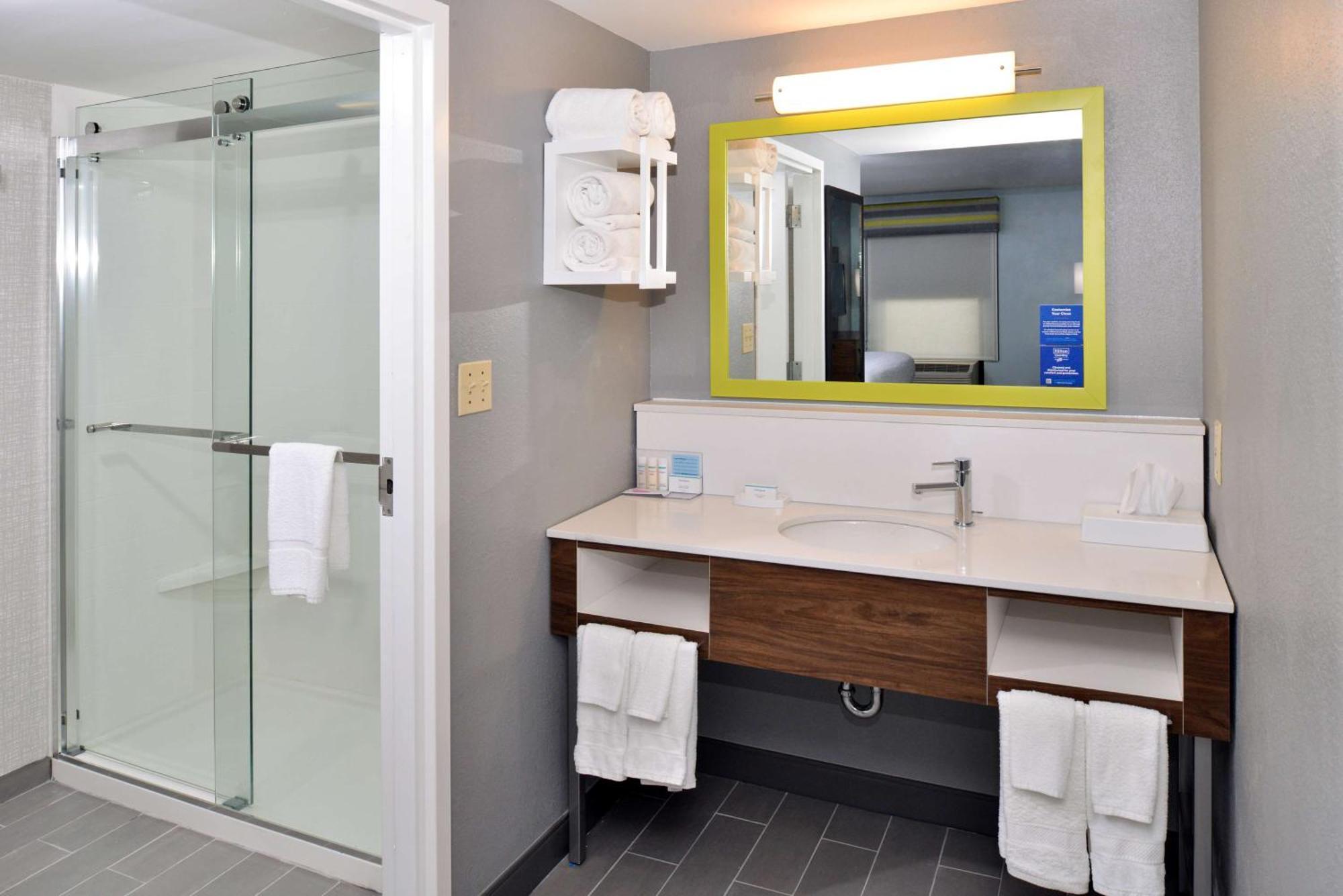 Hotel Hampton By Hilton Panama 3*