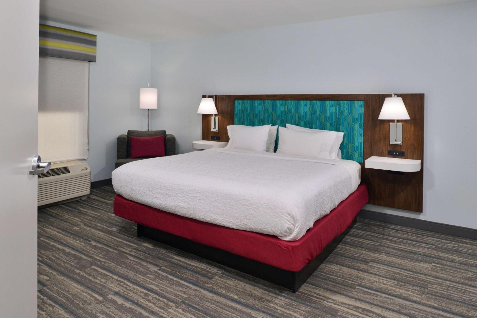 Hampton By Hilton Panama Hotel