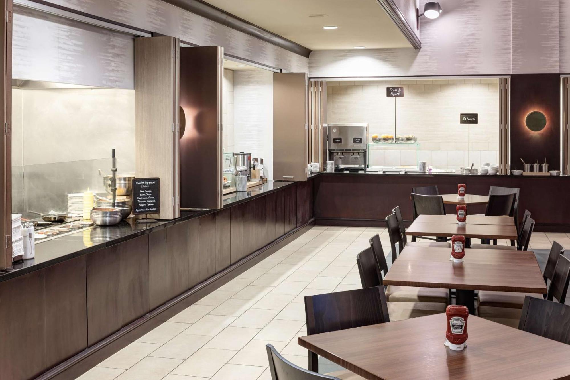 Embassy By Hilton Brandon 4* Tampa