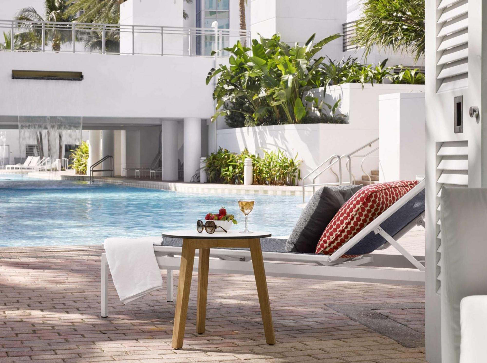 Resort The Diplomat Hollywood, Curio Collection By Hilton