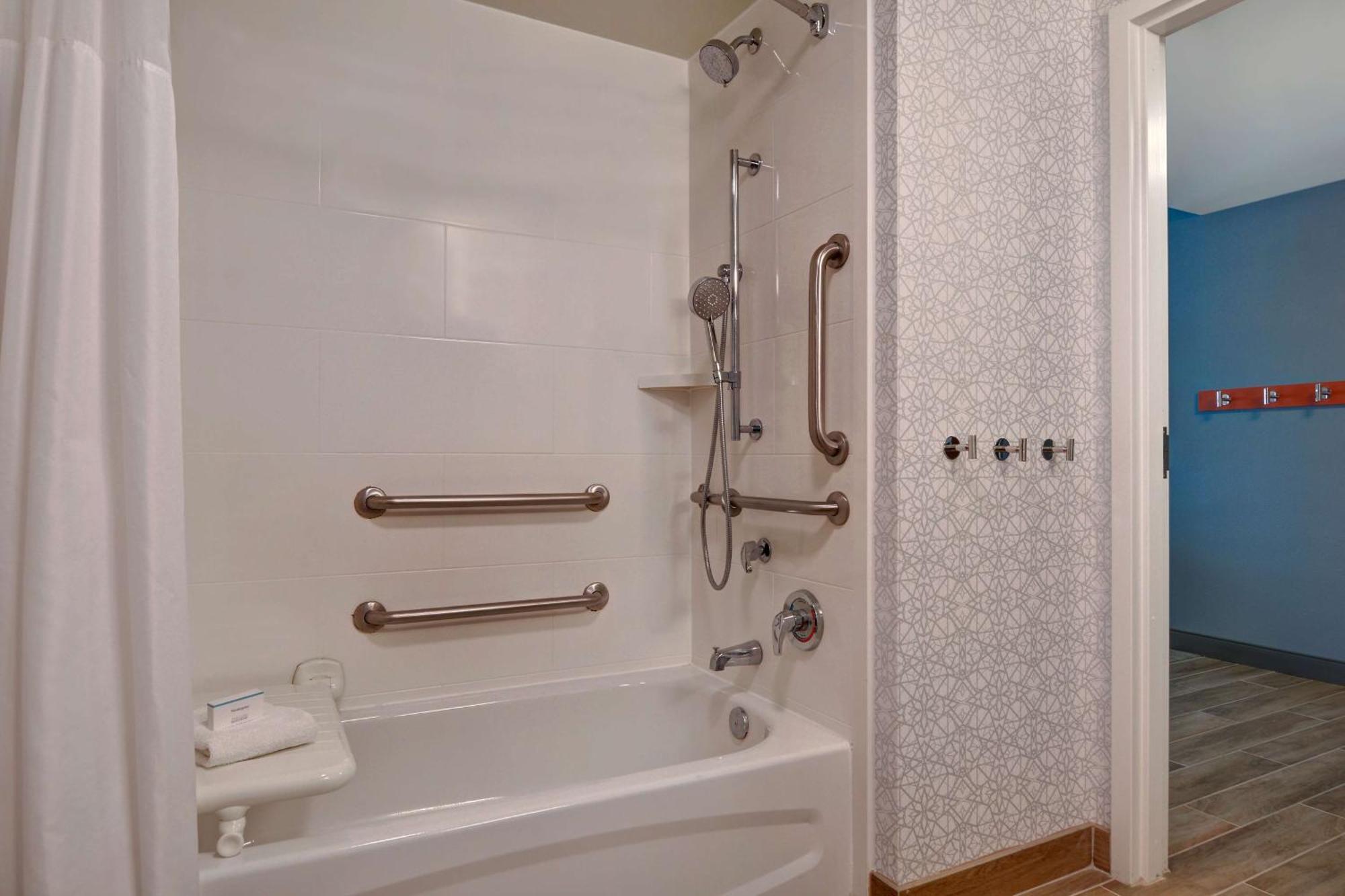 Hampton & St Petersburg Ulmerton Road Fl 3*