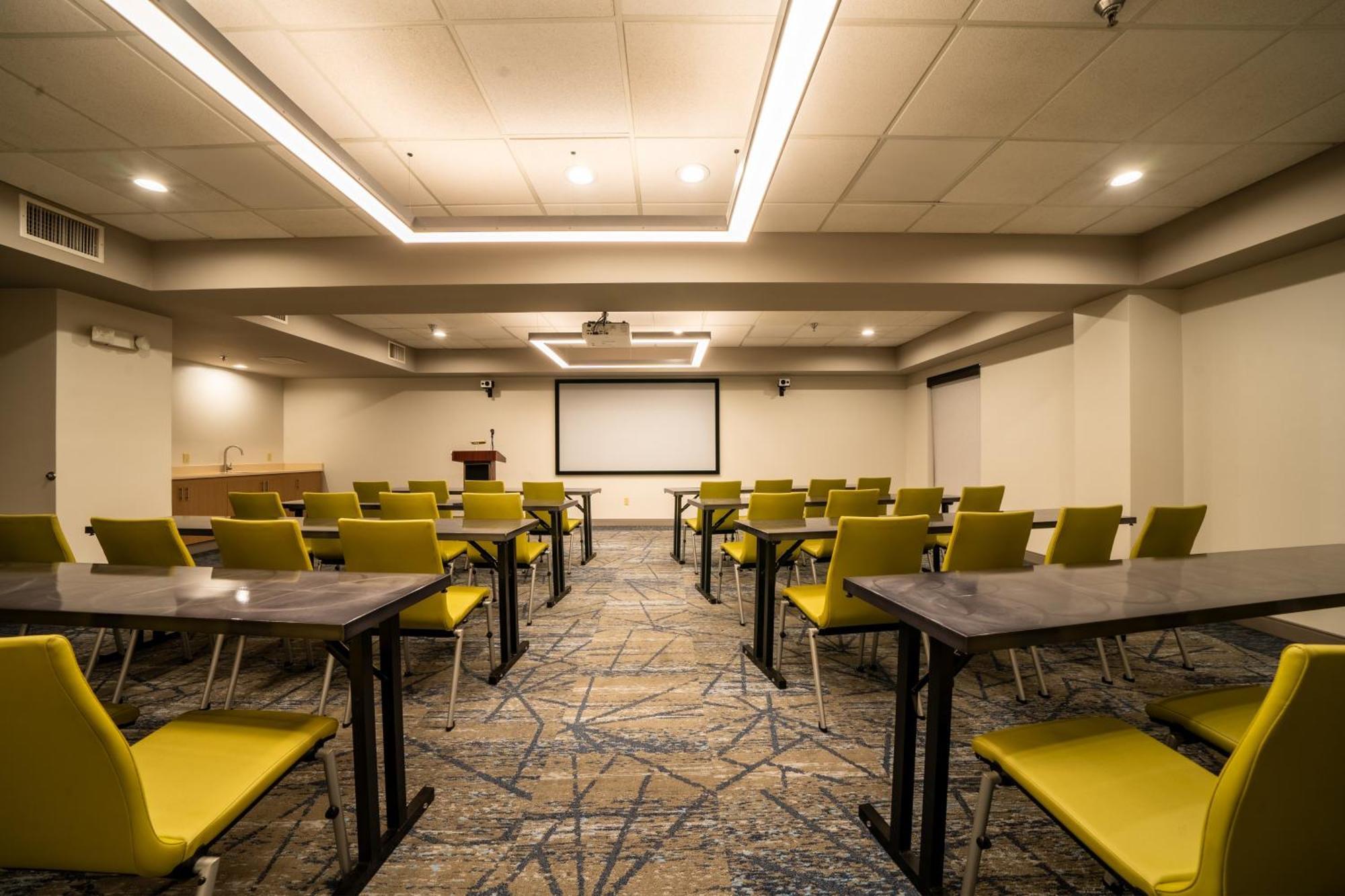 Express & Tampa-oldsmar By Ihg Oldsmar