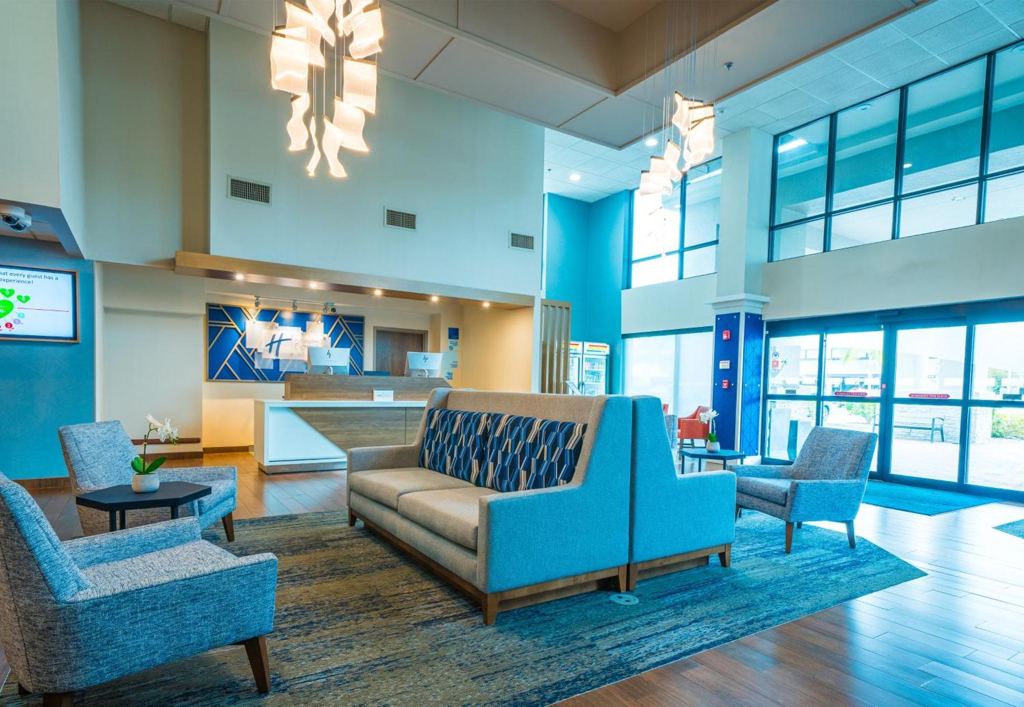 Express & Tampa-oldsmar By Ihg