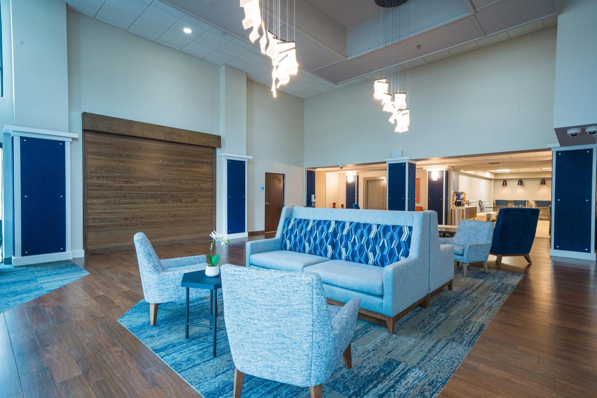 Hotel Express & Tampa-oldsmar By Ihg