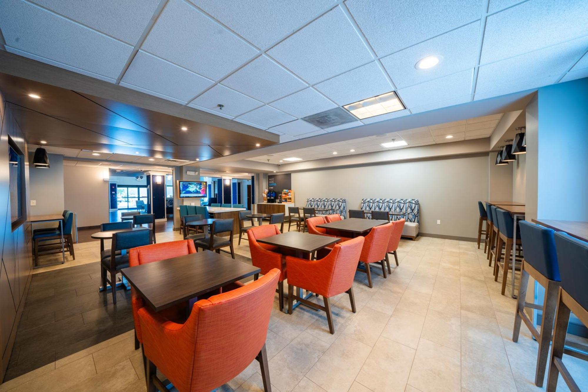 Hotel Express & Tampa-oldsmar By Ihg 2*