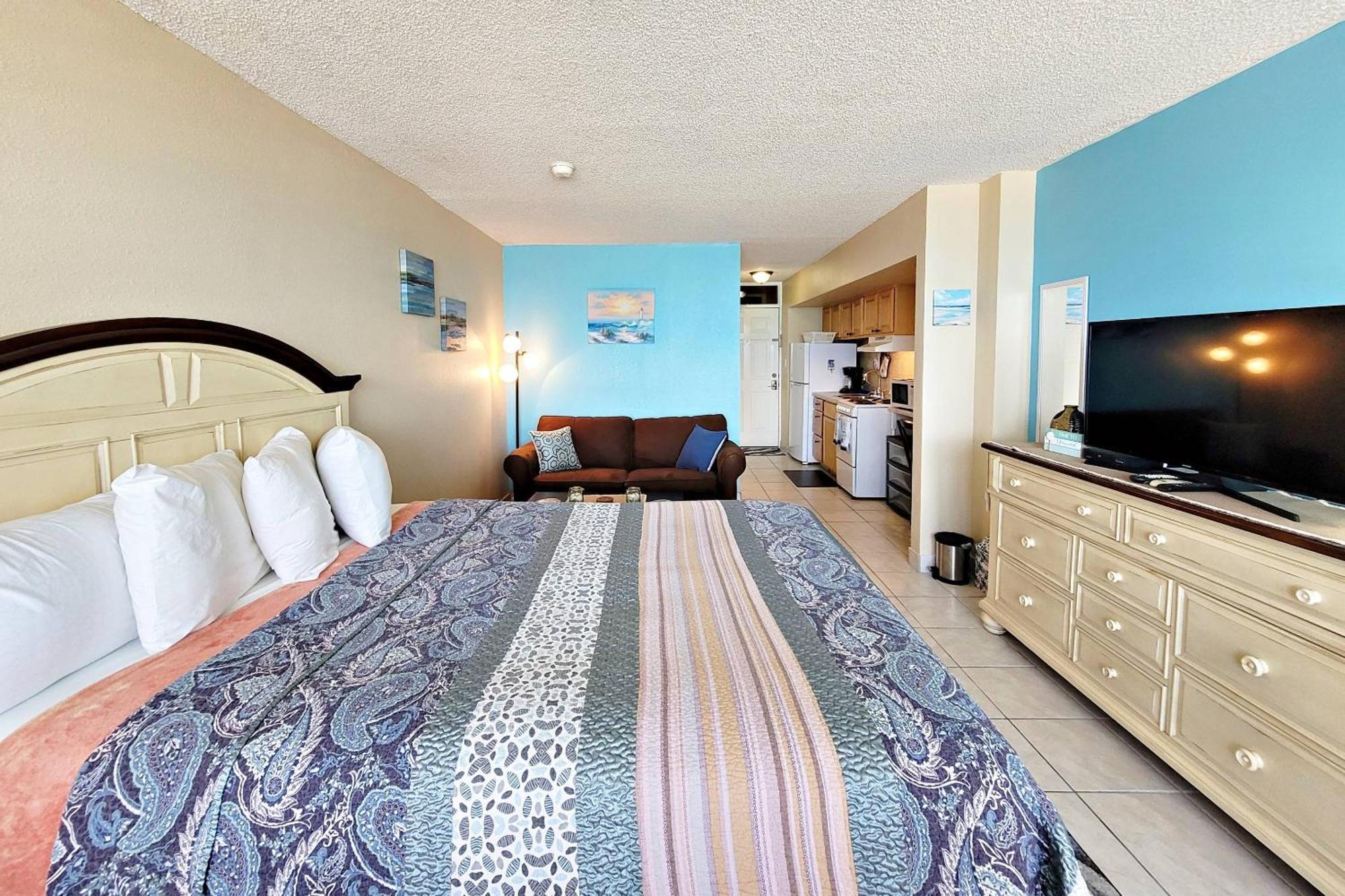Pirates Cove Unit #209 * Daytona Beach