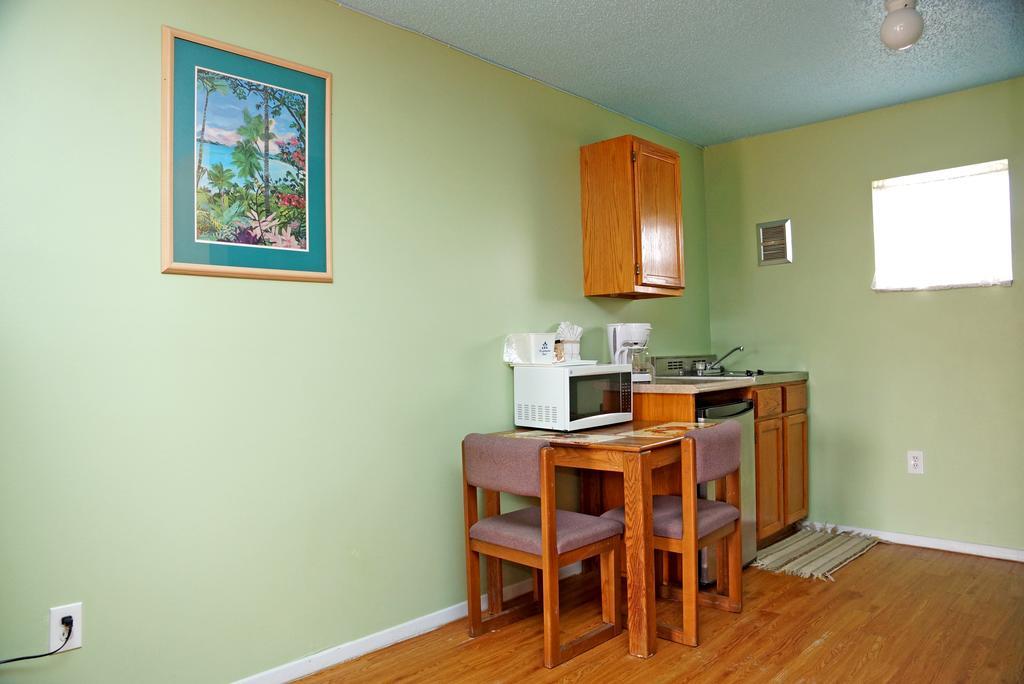 Beachwalk Motel 2*
