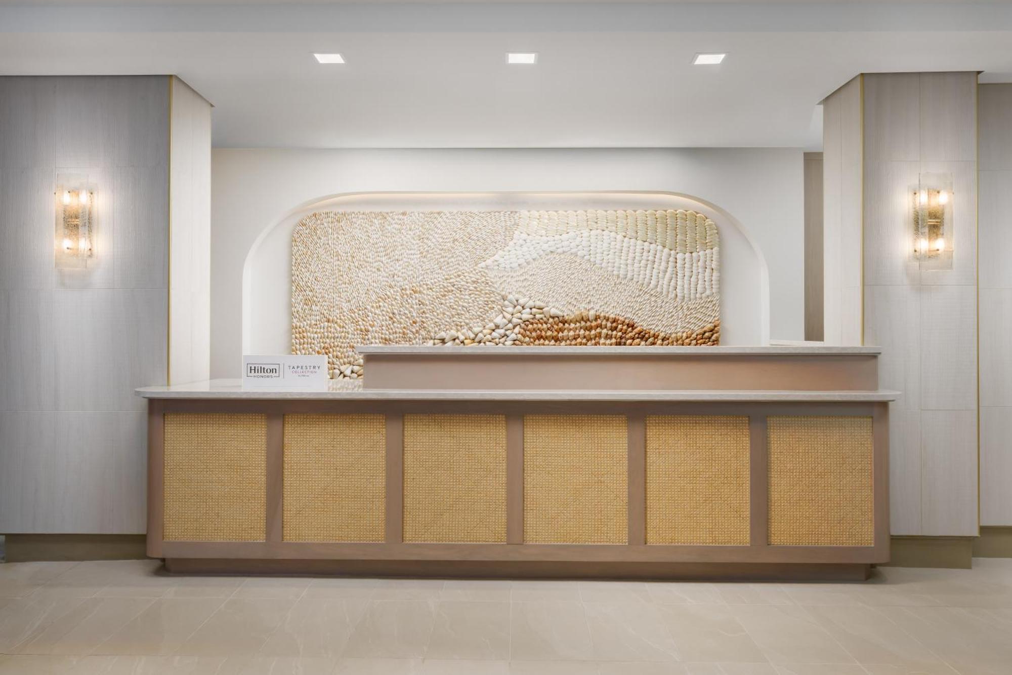 Beal House Walton Beach, Tapestry Collection By Hilton Hotel 4*
