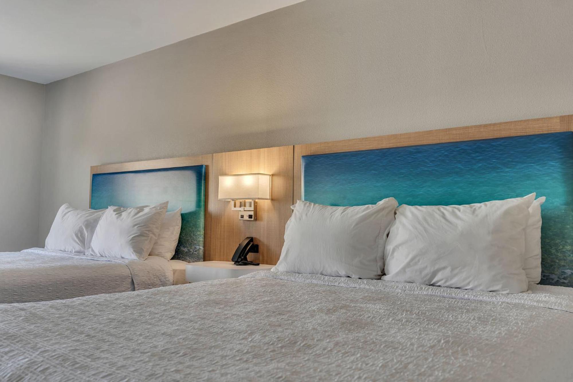 Express & Destin - Miramar By Ihg Hotel