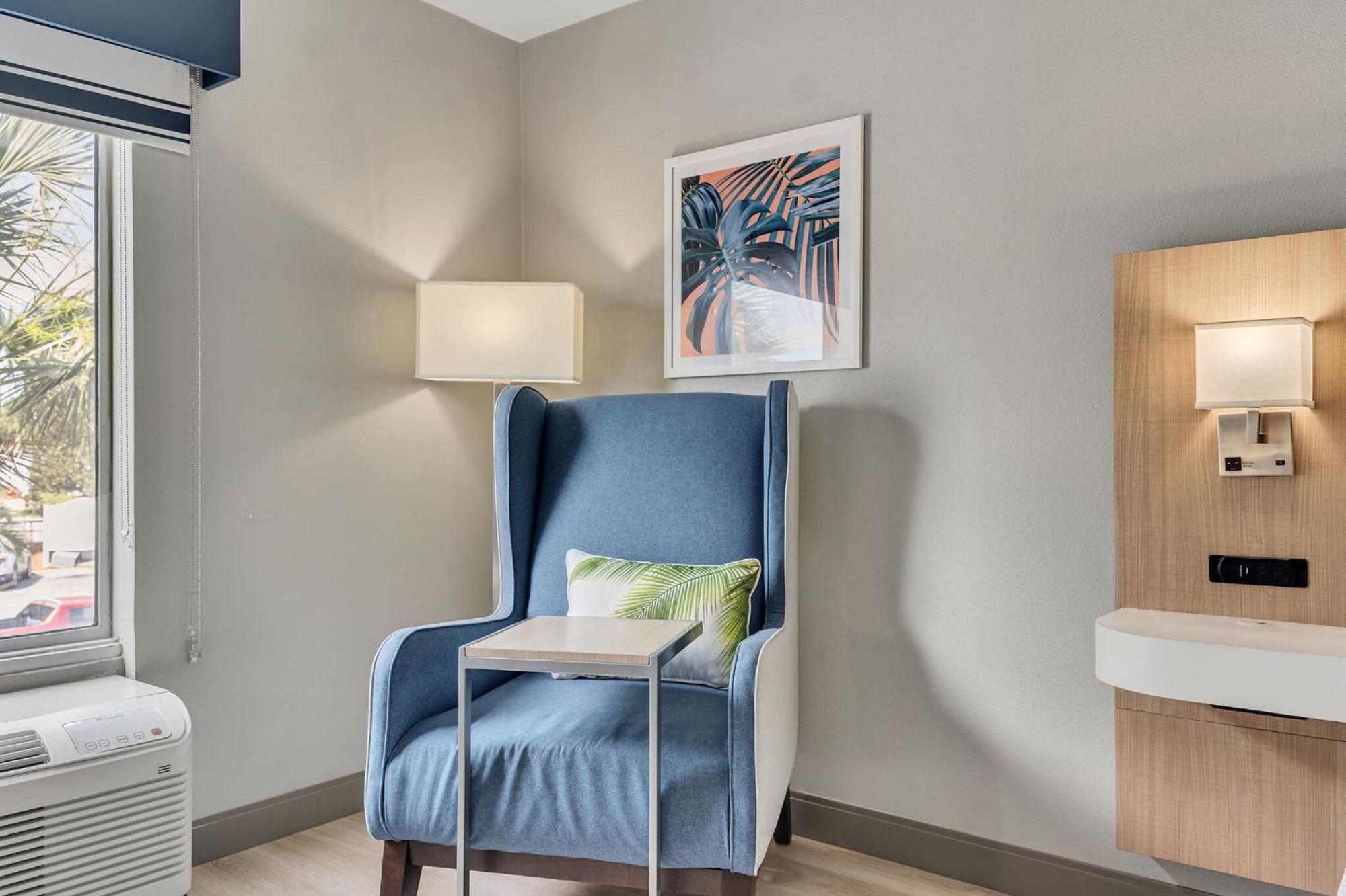 Express & Destin - Miramar By Ihg Hotel 3*