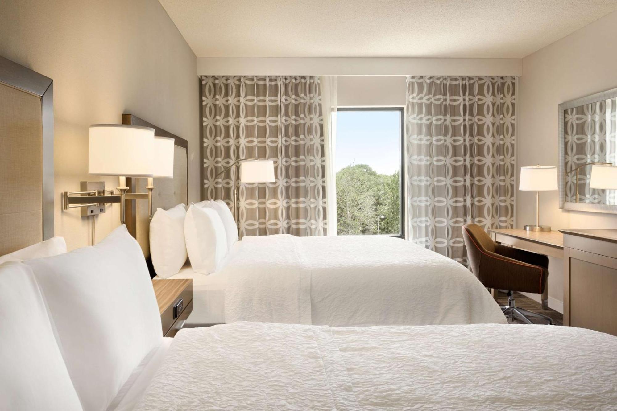 Hotel Hampton &