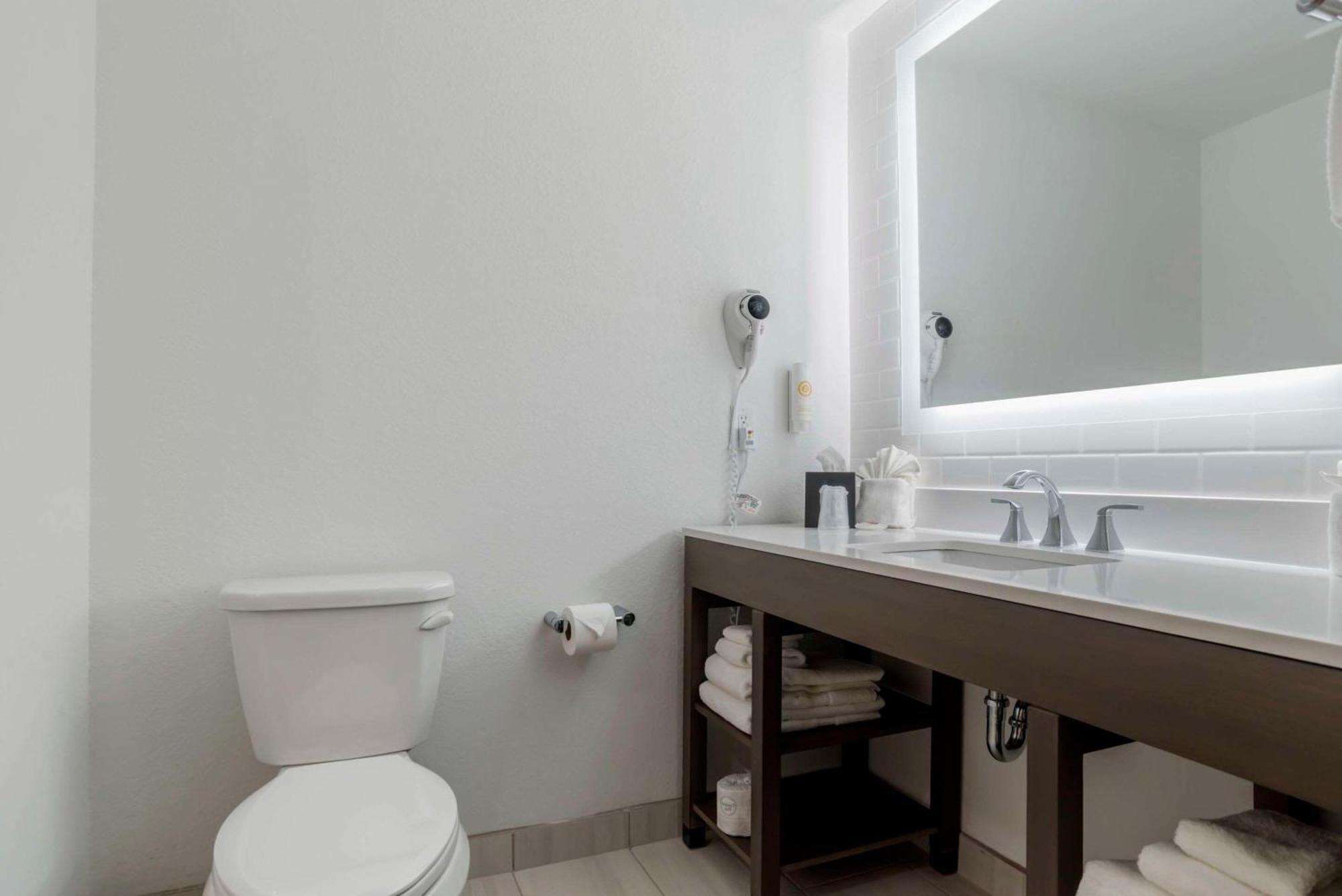 Comfort & Panama - Pier Park Area Hotel 2*