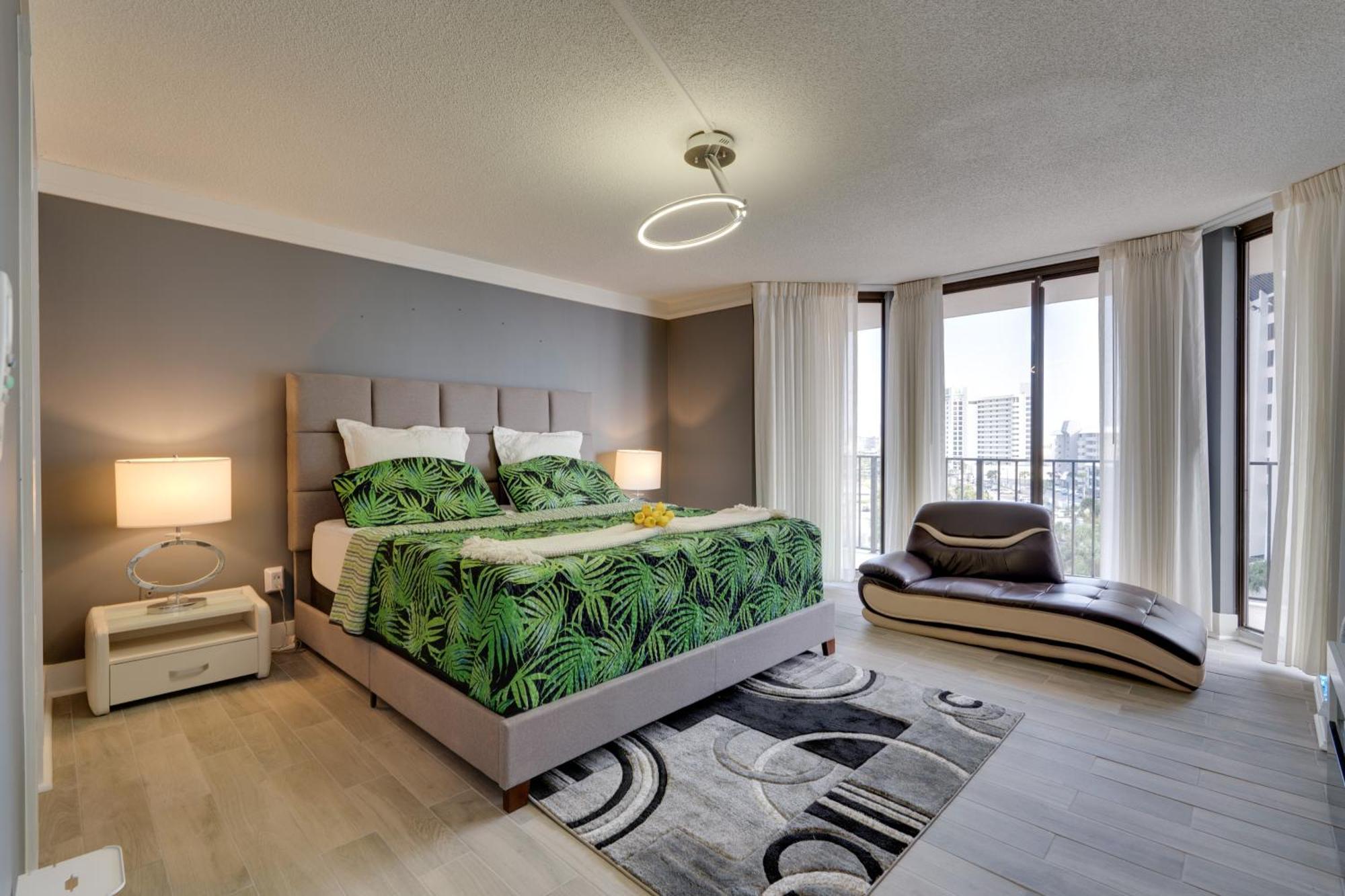 Luxury Panama With Boat Slip! Apartment Panama City Beach