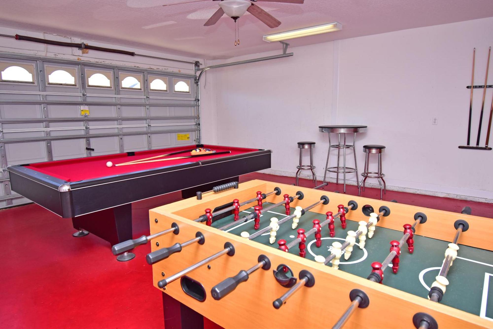 Comfortable Pool With & Games Close To *