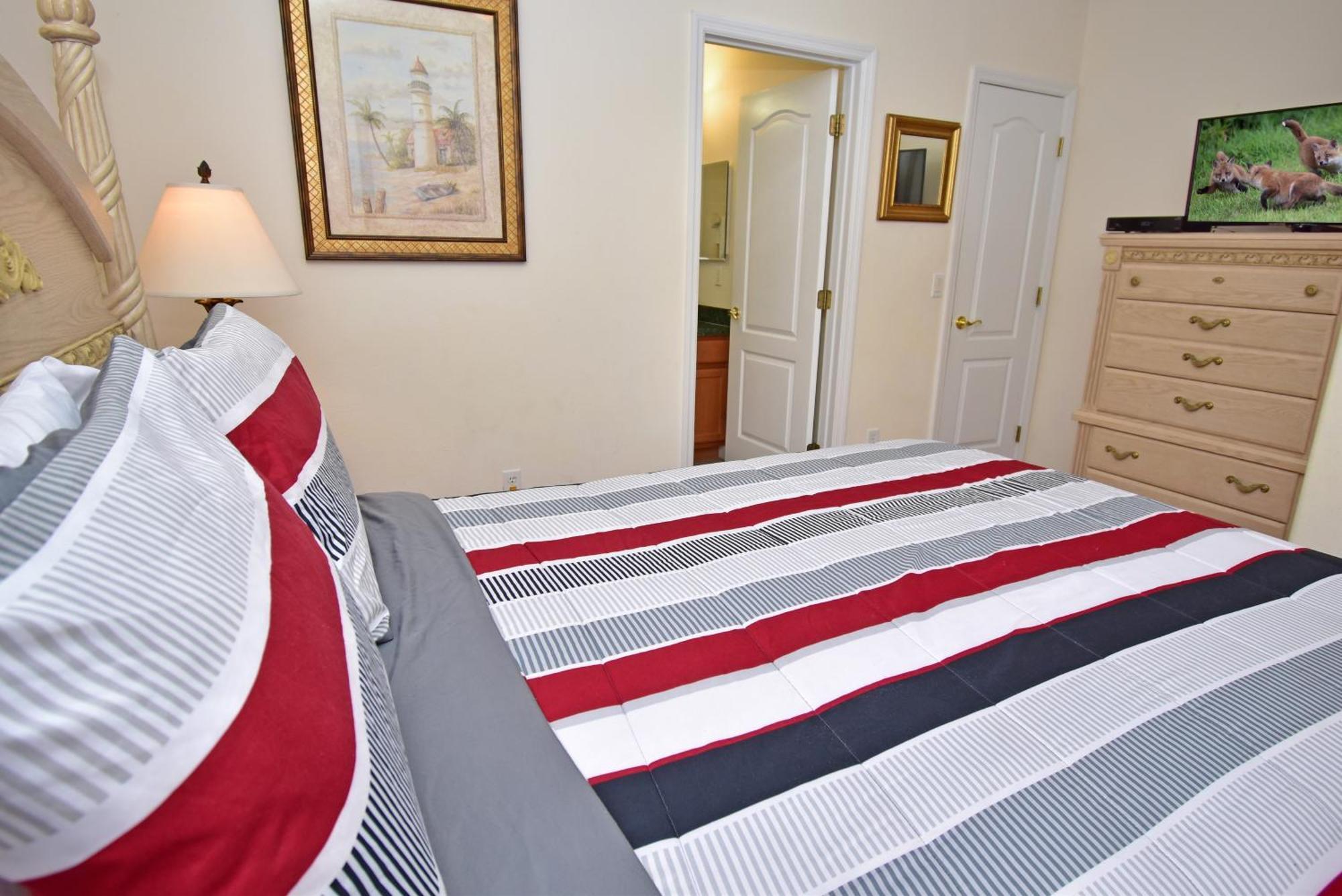 Comfortable Pool With & Games Close To Holiday home