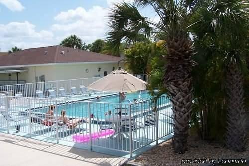 Resort Palm Manor