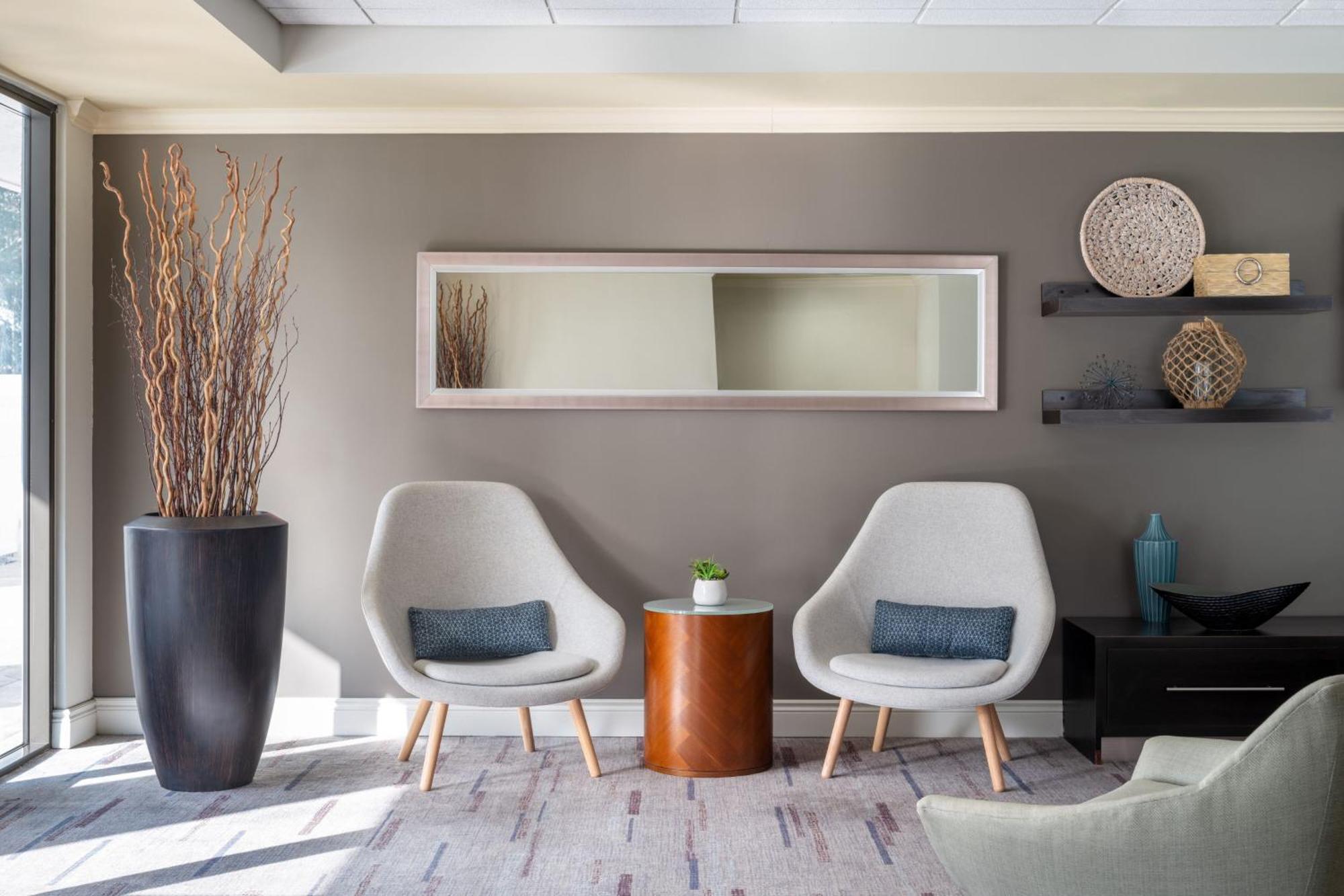 Courtyard By Marriott - 3* Naples