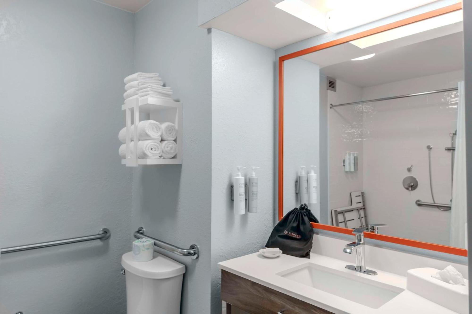 Hotel Hampton I-75 Bee Ridge 3*