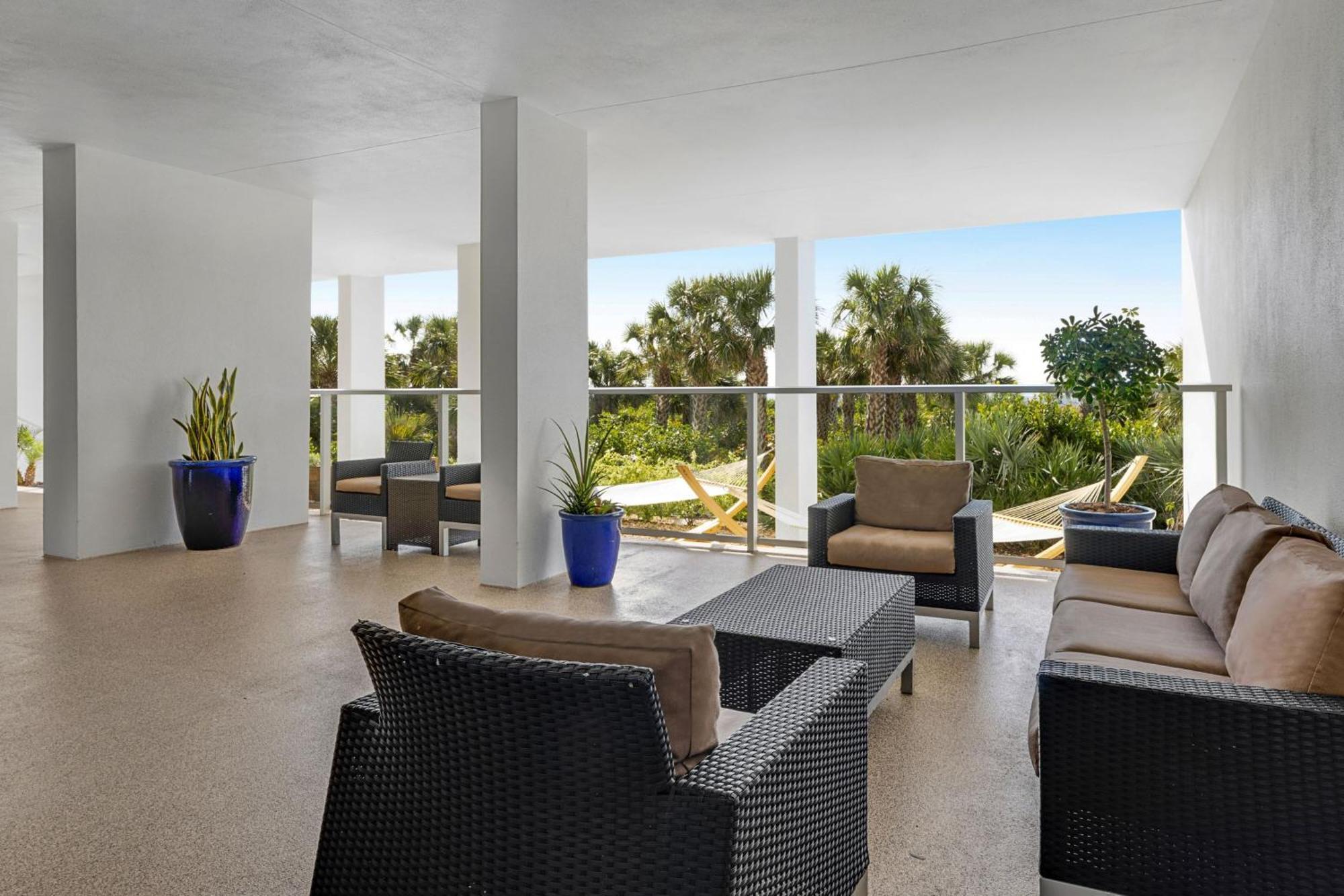 Marriott's Crystal Shores Hotel