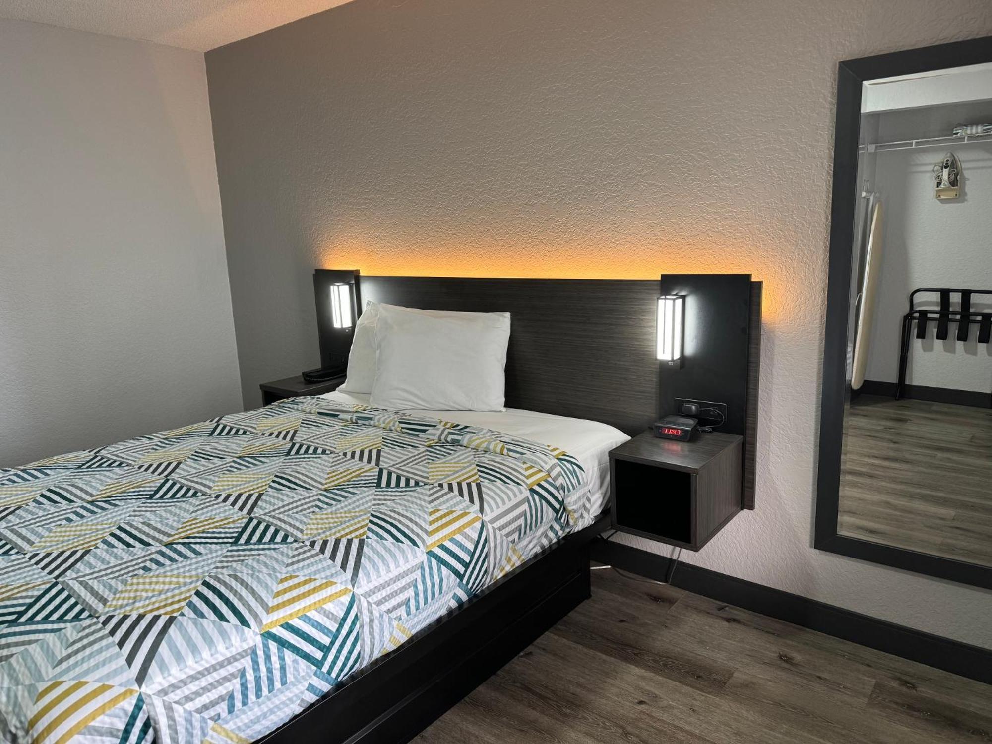 Hotel 6-west Palm Beach, Fl 3*