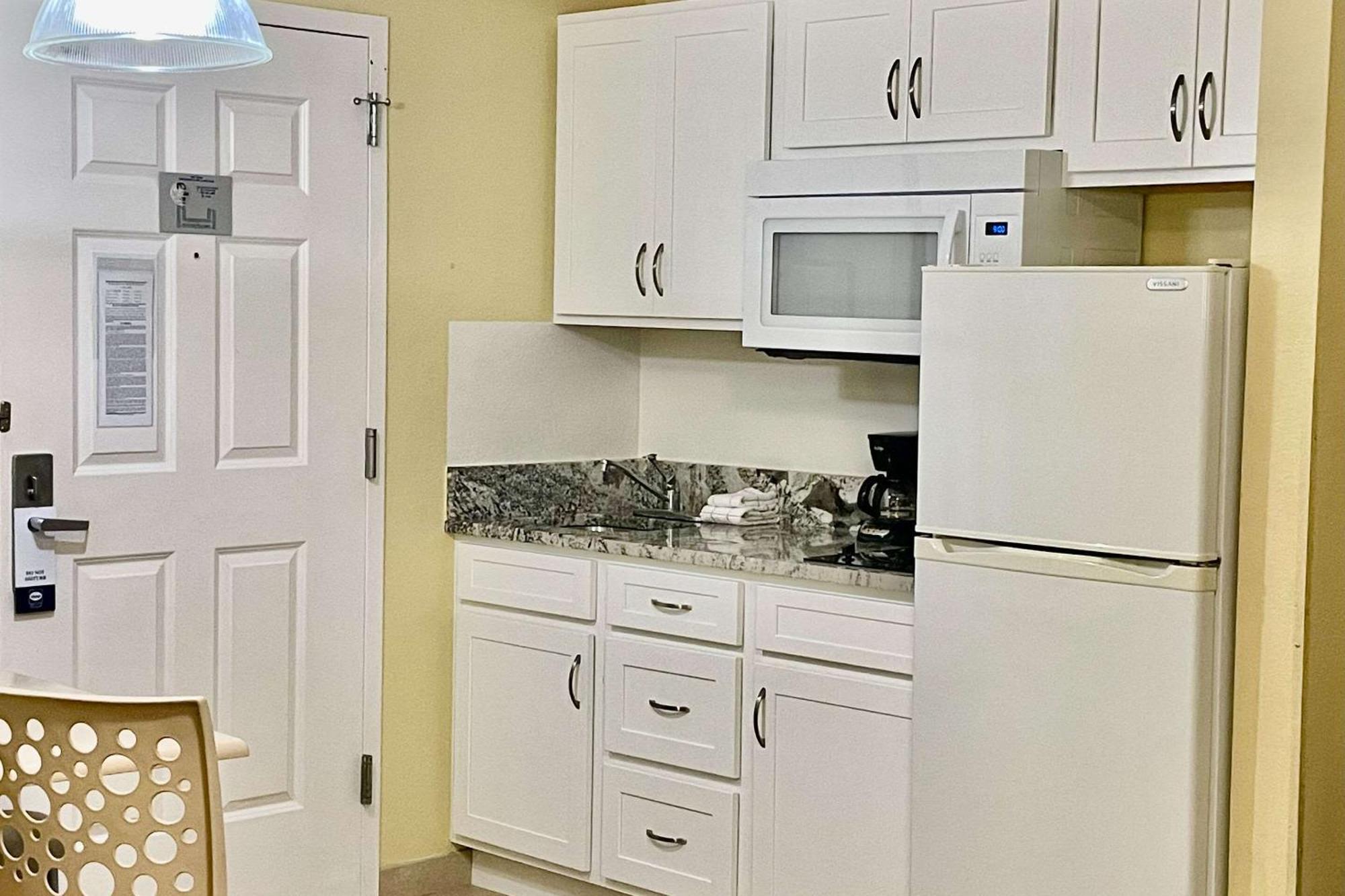 Suburban Myers Cape Coral Hotel