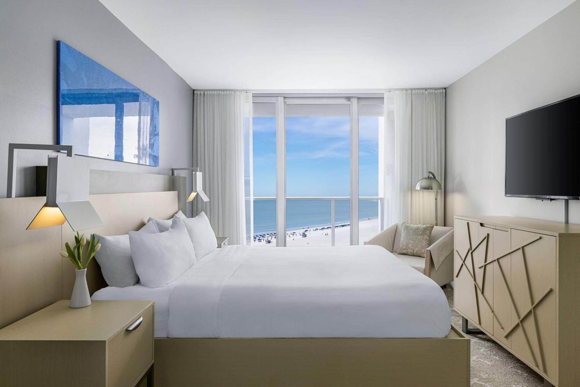 Marriott's Crystal Shores Hotel