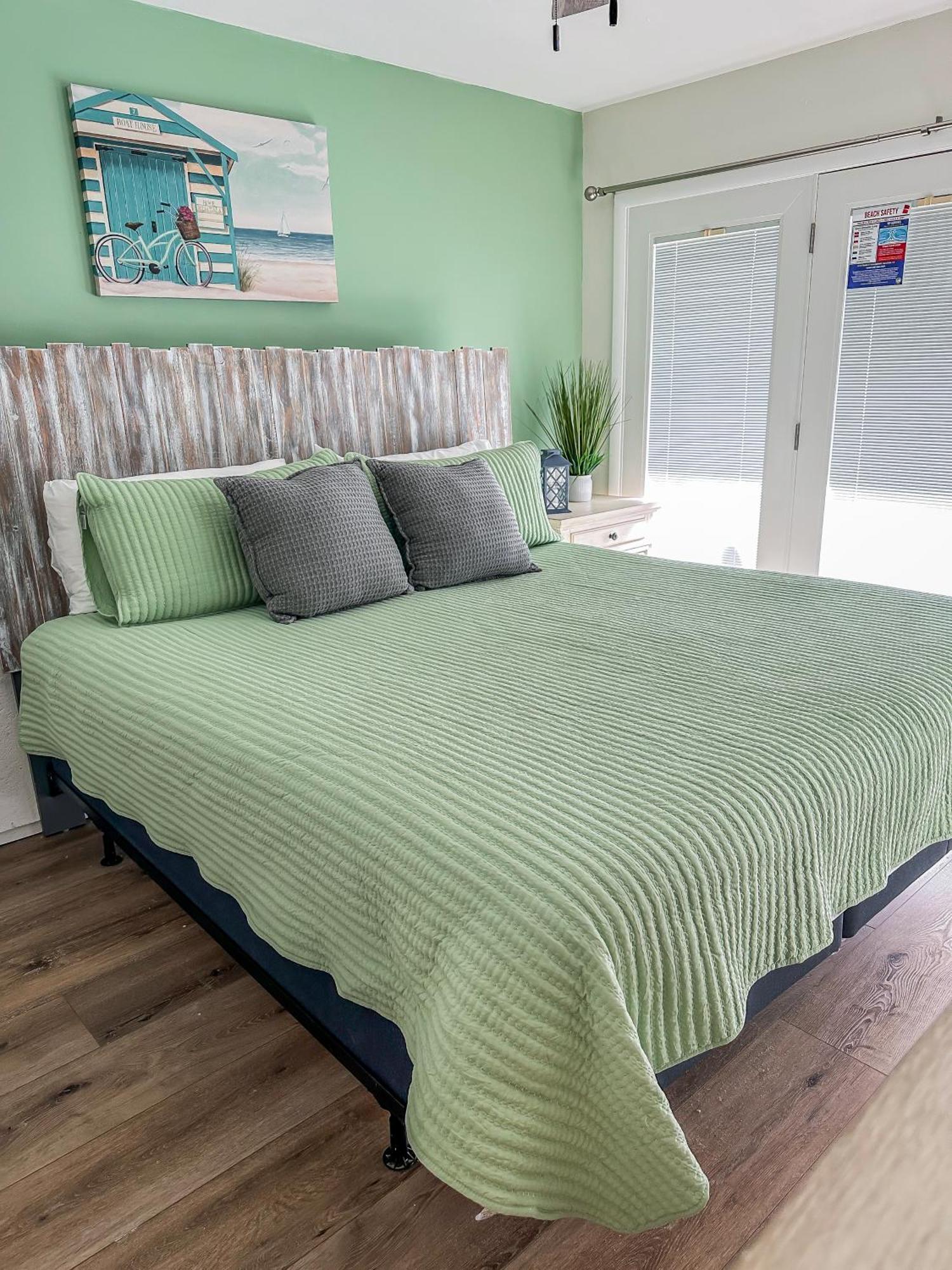 Holiday home Dream Escape - 200ft To Waves - Breakfast - Private Hot Tub Awaits Panama City Beach