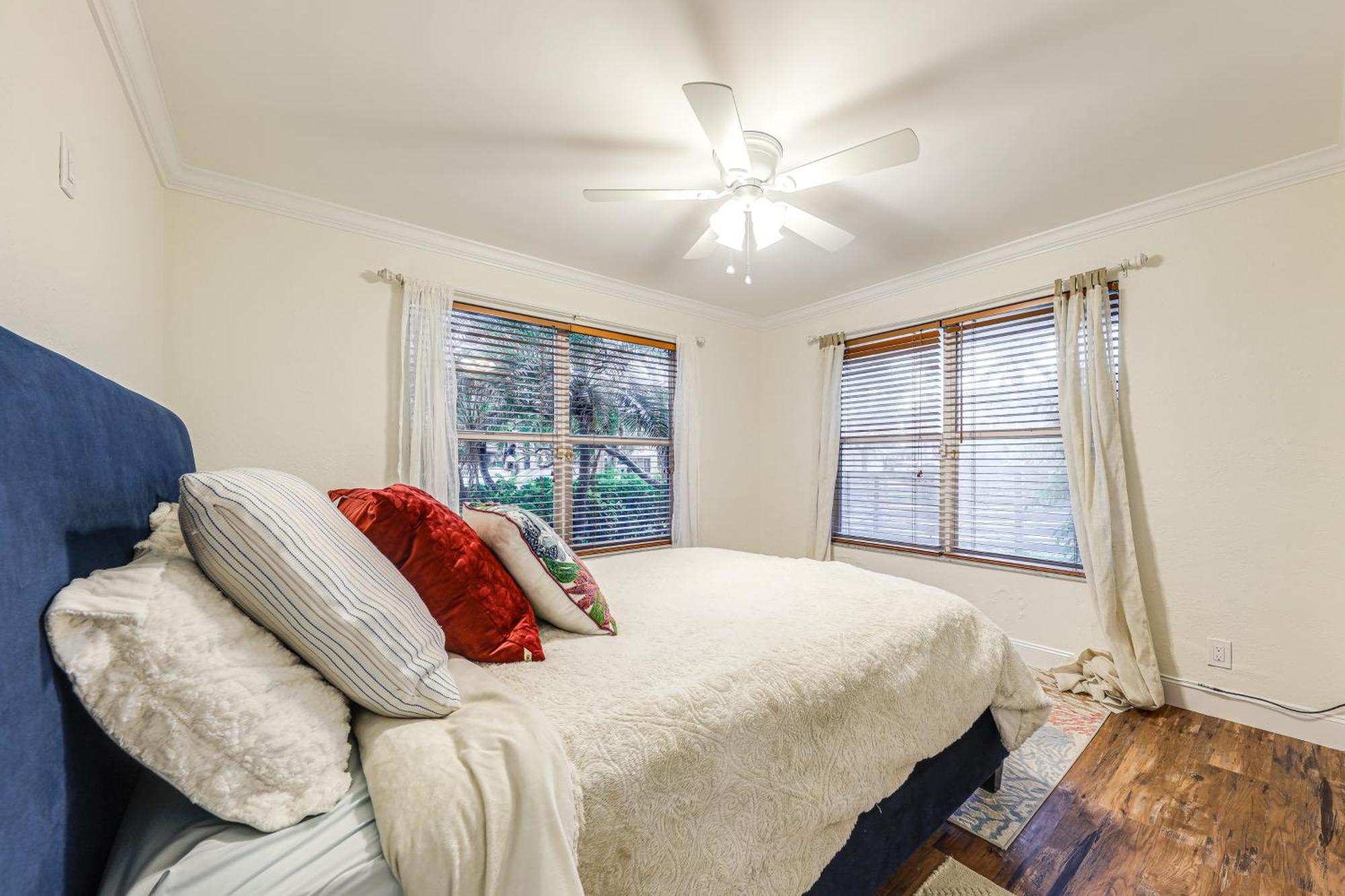 Holiday home Spacious With Pool And Grill! Lighthouse Point