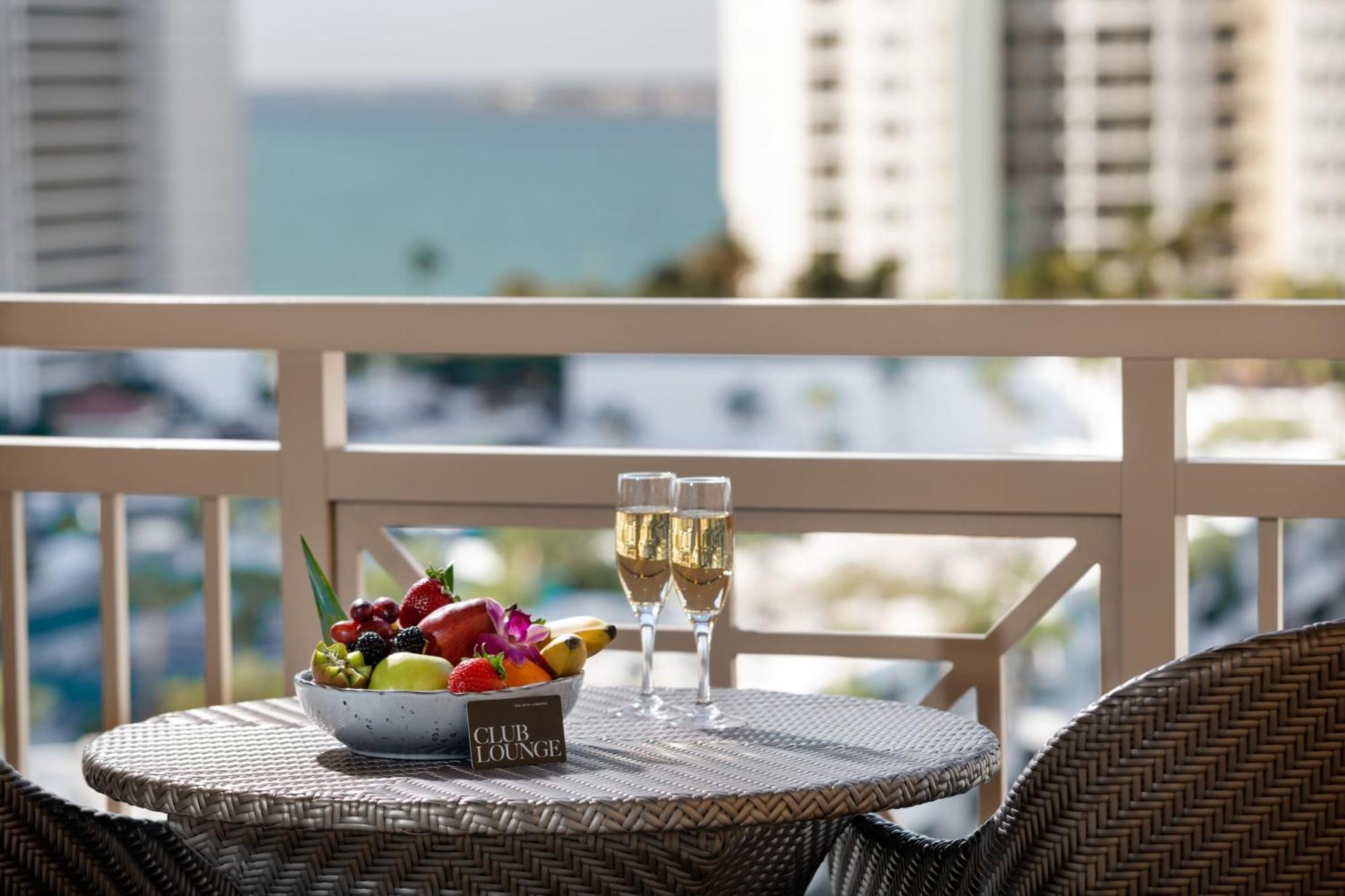 The Ritz-carlton,