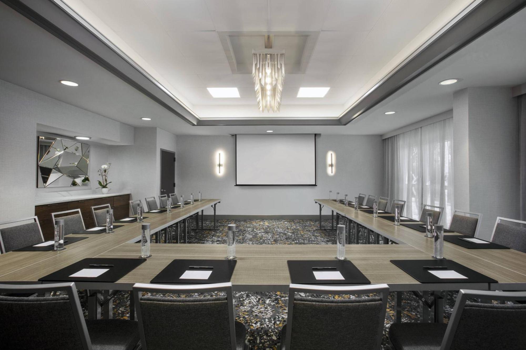 Courtyard By Marriott Miami Mall 3*