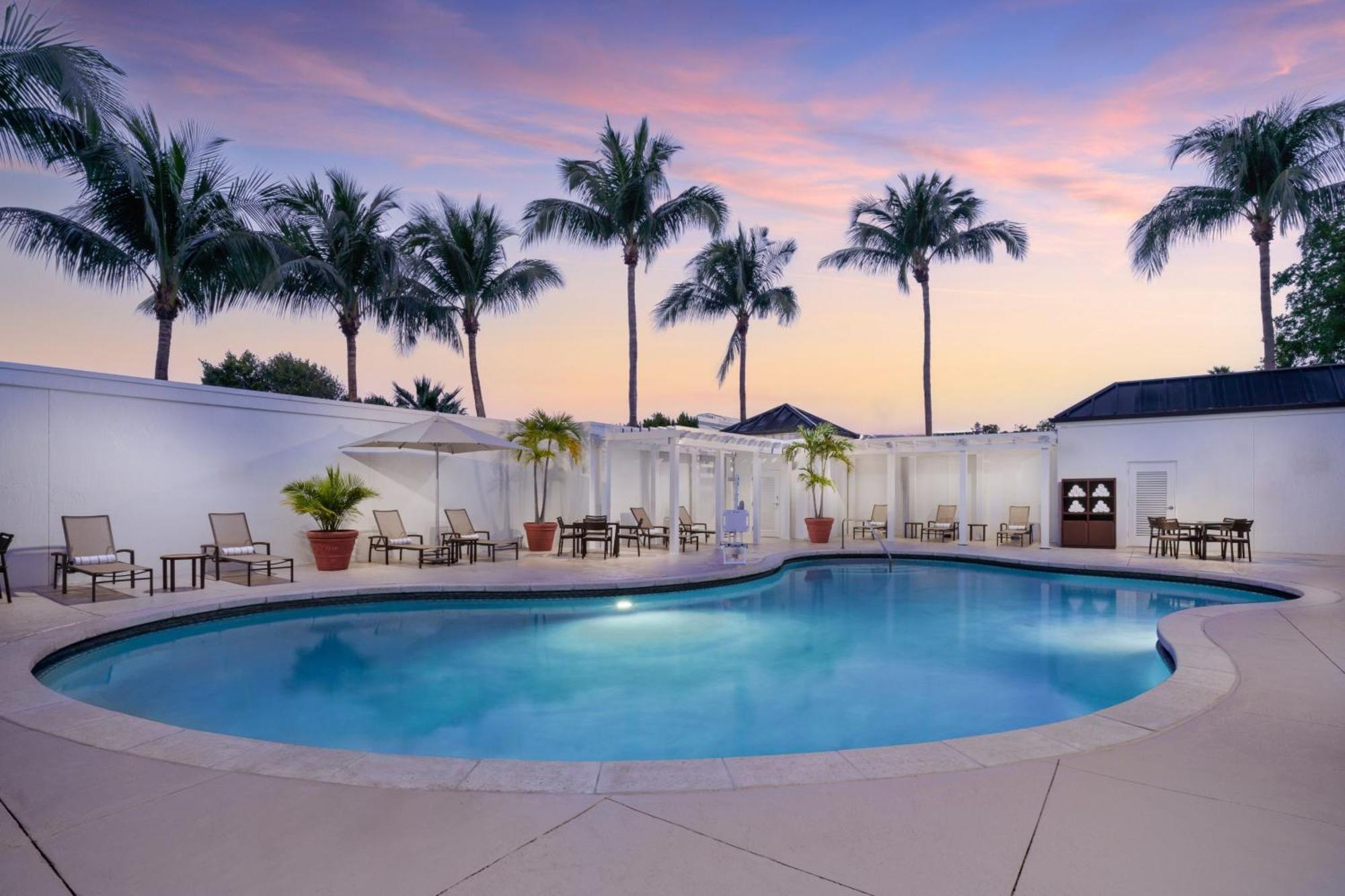 Hotel Courtyard By Marriott Miami Mall