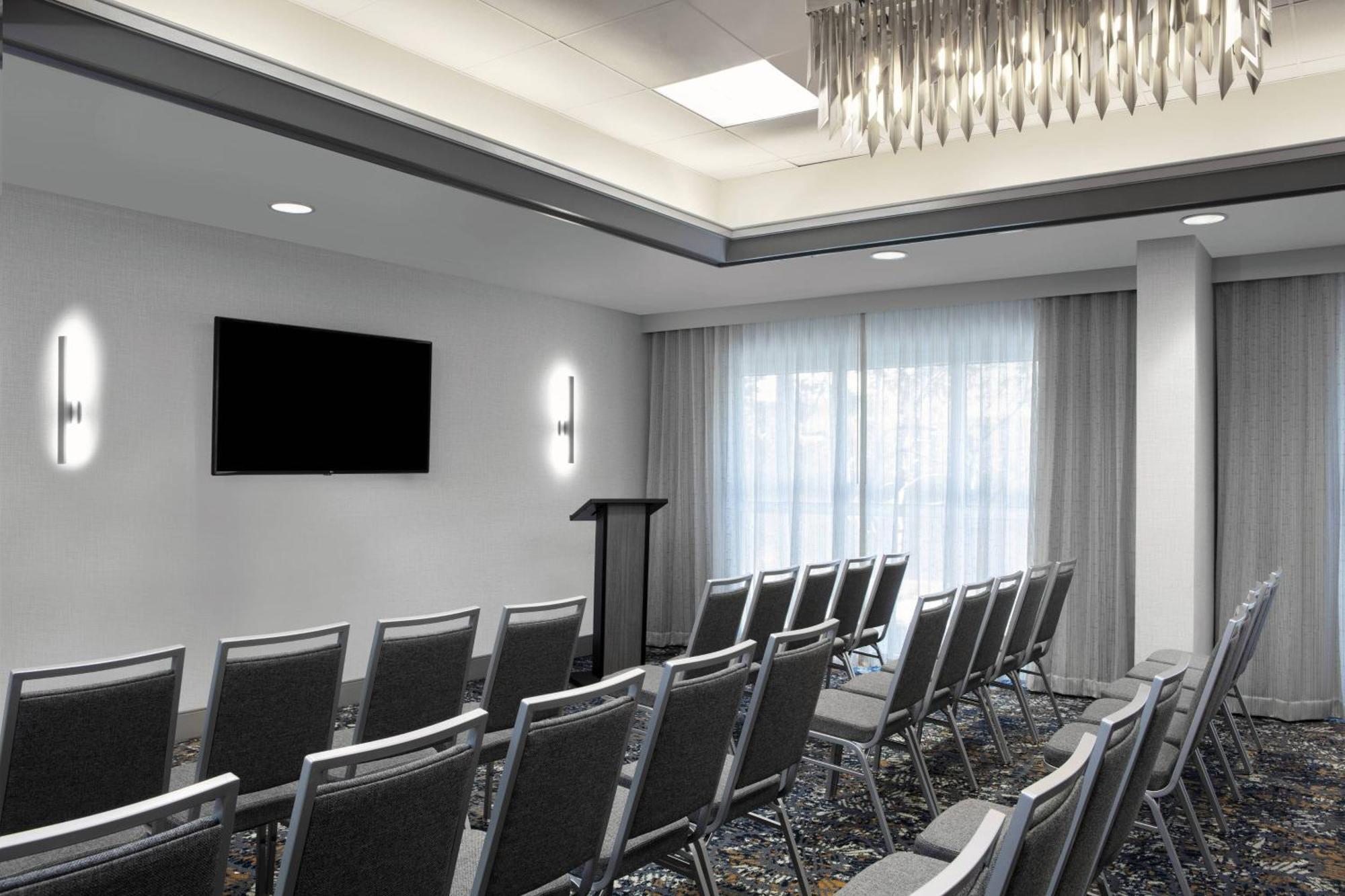 Hotel Courtyard By Marriott Miami Mall 3*