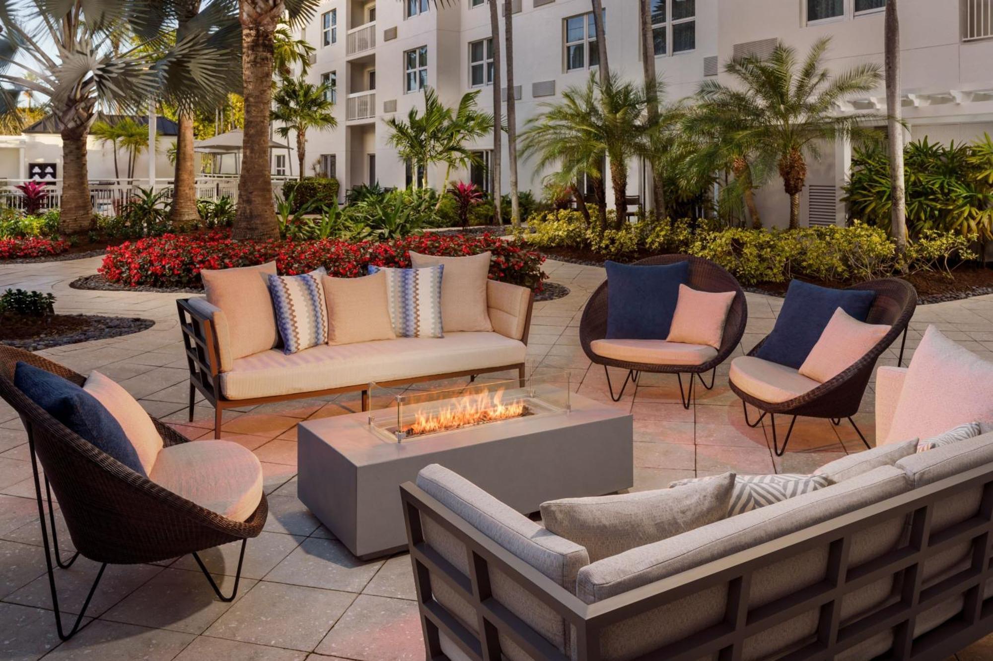 Courtyard By Marriott Miami Mall