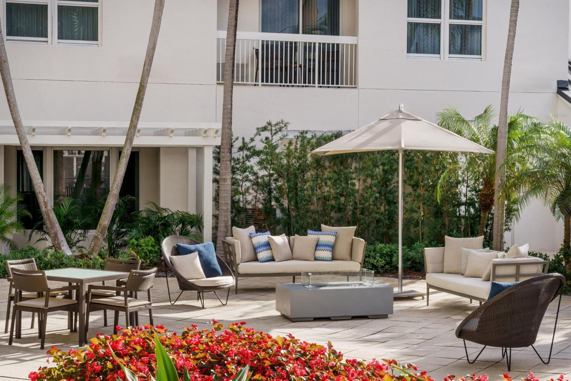 Courtyard By Marriott Miami Mall Hotel 3*