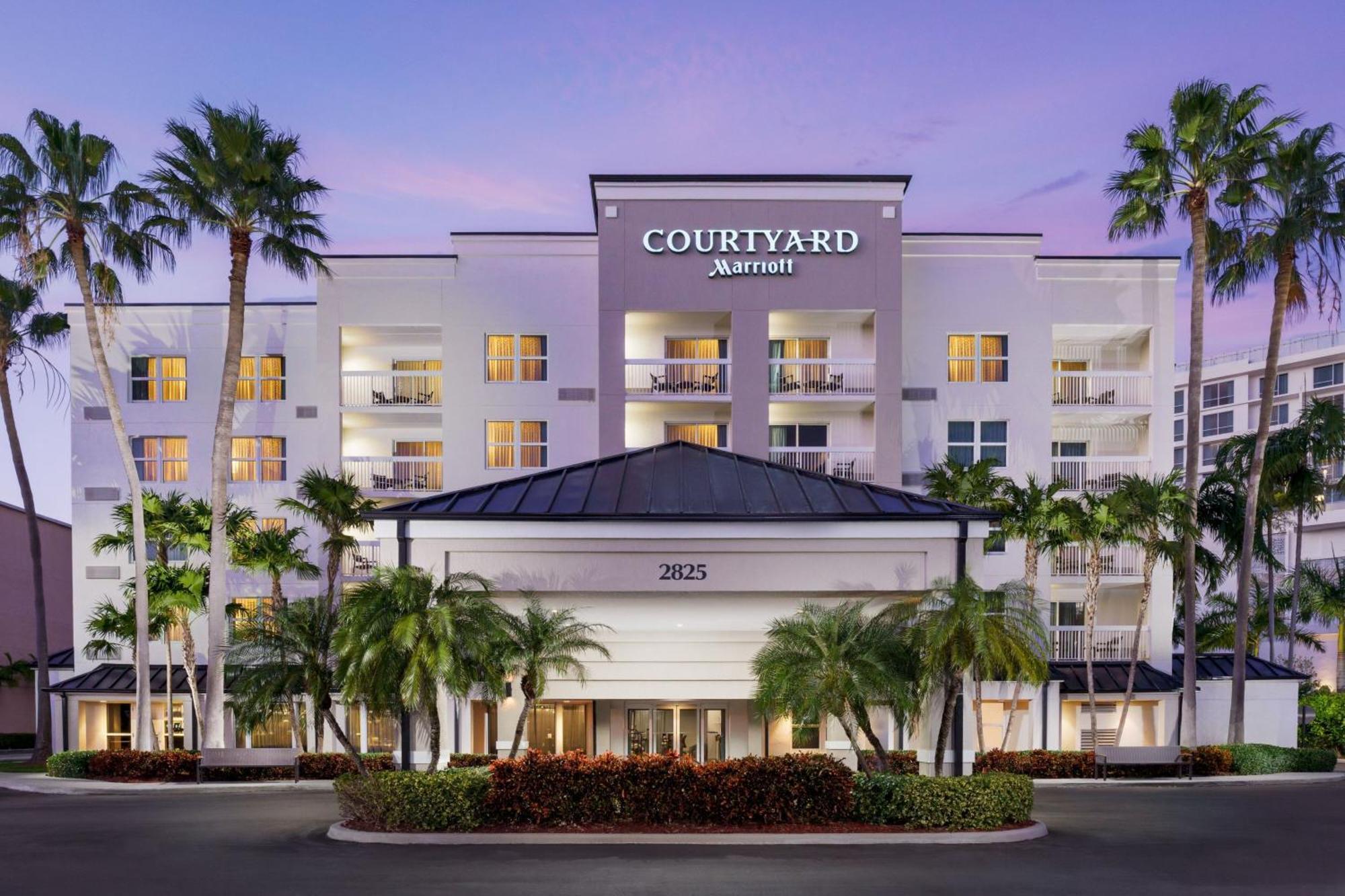 Hotel Courtyard By Marriott Miami Mall