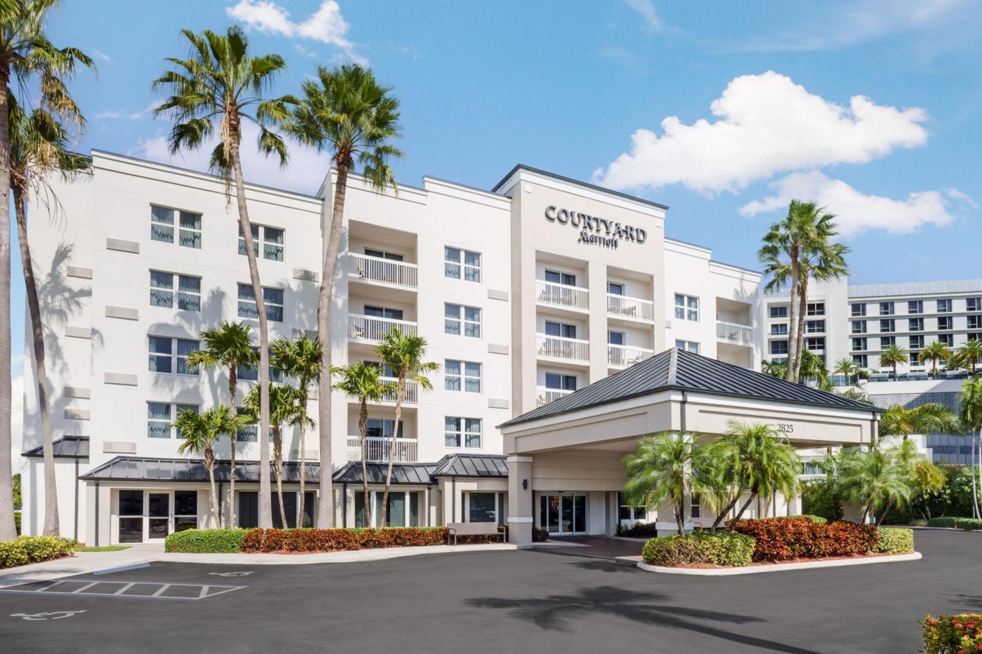 Courtyard By Marriott Miami Mall Hotel Aventura