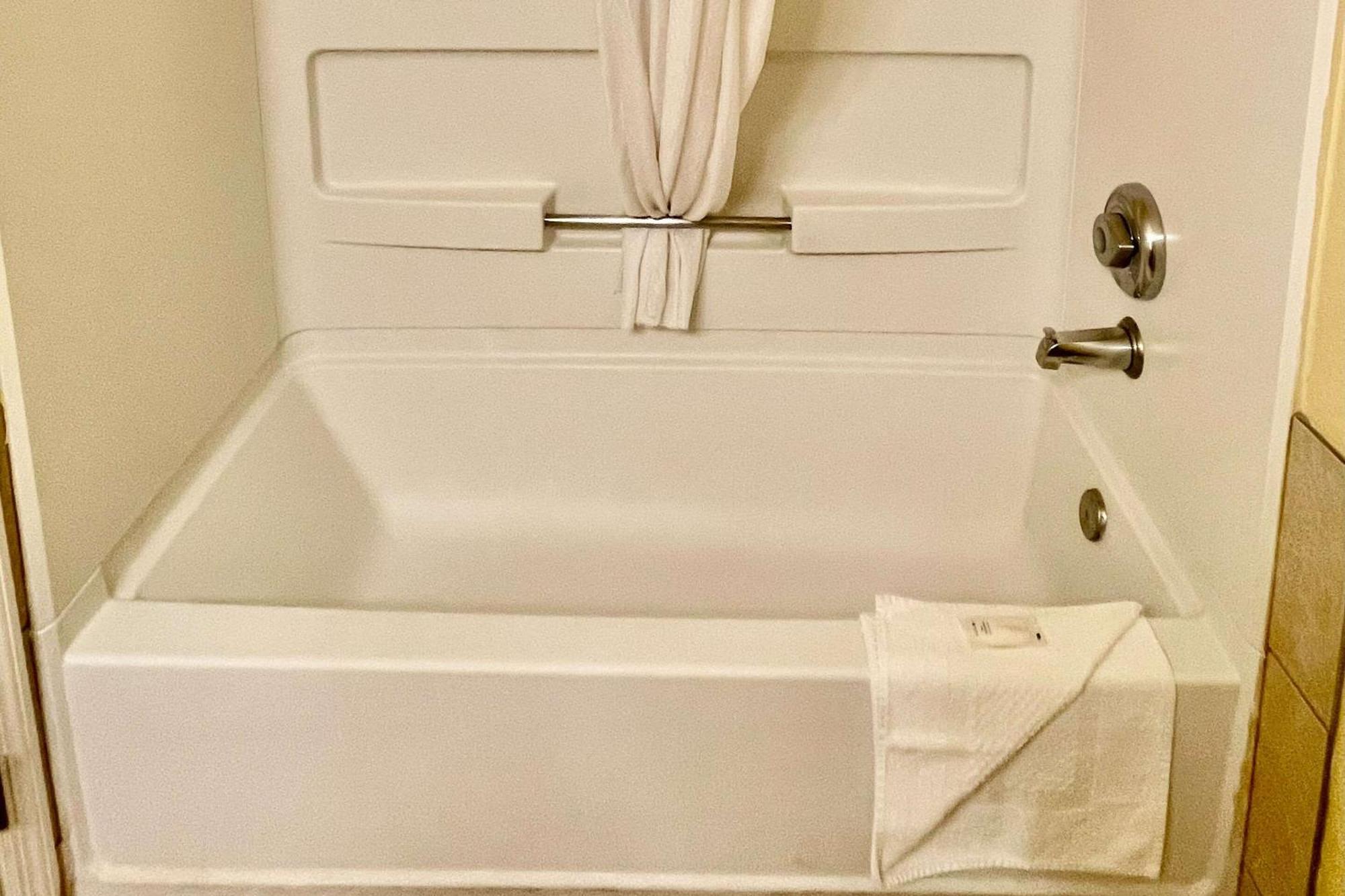 Suburban Myers Cape Coral Hotel