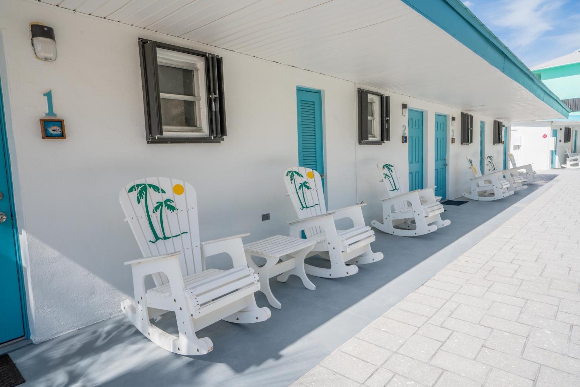 Edgewater Motel 2*