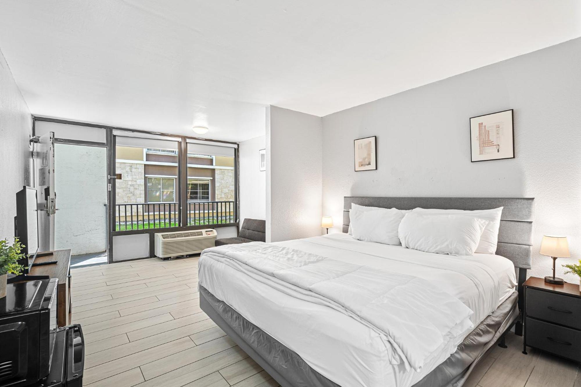 Hotolos Hotel 3*