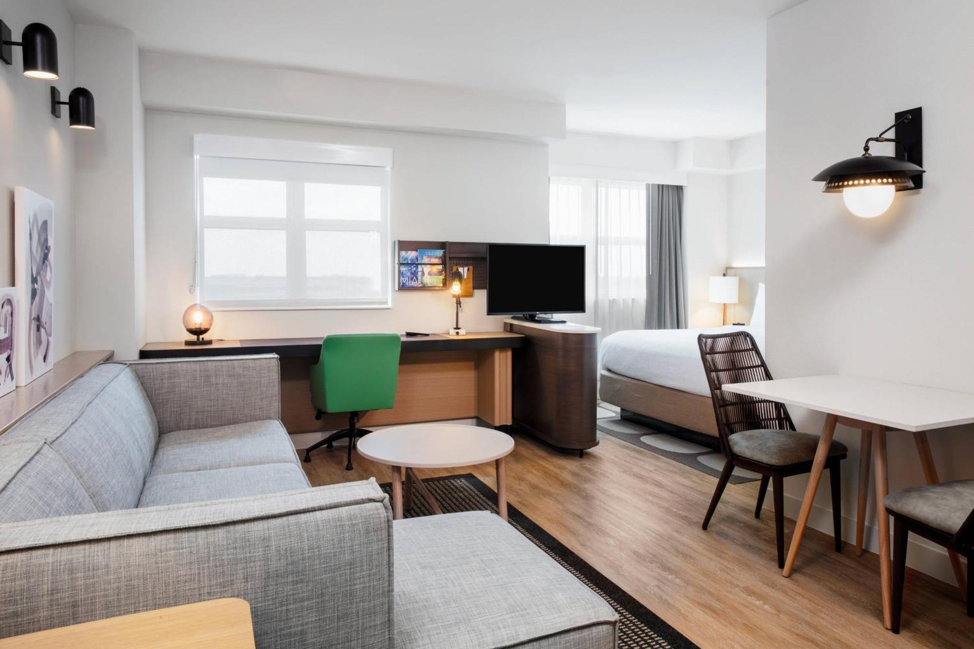 Hotel By Marriott Miami Mall Aventura